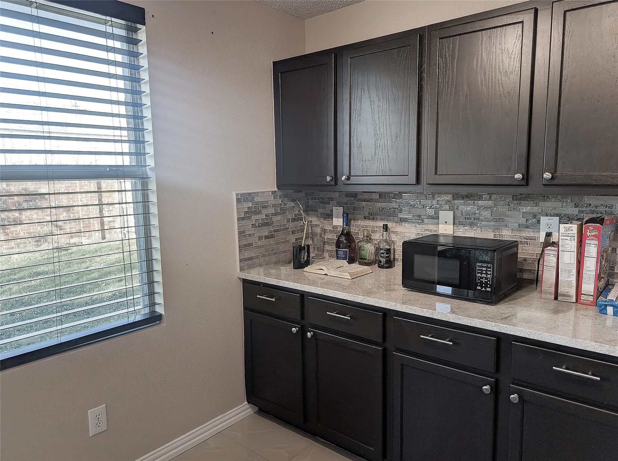Single Family Residence For Sale in Tarrant County , 1105 Schenectady Road, Arlington, Texas 76017, 3 Bedroom, 2 Bathroom, 2 Garage spaces, 1,868 Sqft, built in 2003, mls#21420049, Real Estate Agent in Arlington, Homes For Sale in Tarrant county, Homes For Sale in Arlington, Realtor in Arlington Texas, Real Estate Brokerage Independent Realty Texas, Luminita Cordes Realtor