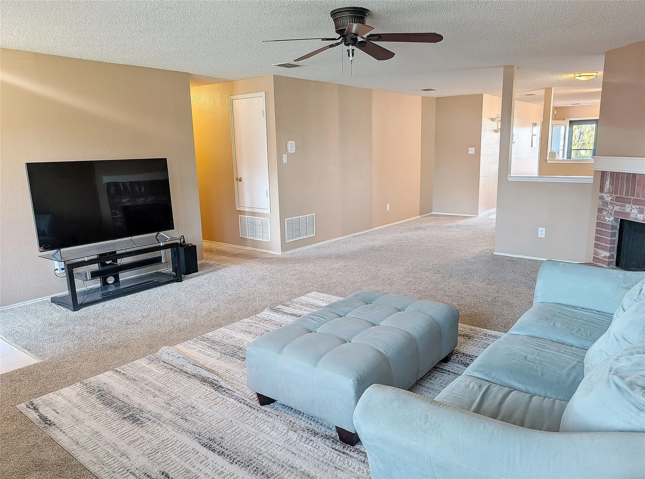 Single Family Residence For Sale in Tarrant County , 1105 Schenectady Road, Arlington, Texas 76017, 3 Bedroom, 2 Bathroom, 2 Garage spaces, 1,868 Sqft, built in 2003, mls#21420049, Real Estate Agent in Arlington, Homes For Sale in Tarrant county, Homes For Sale in Arlington, Realtor in Arlington Texas, Real Estate Brokerage Independent Realty Texas, Luminita Cordes Realtor