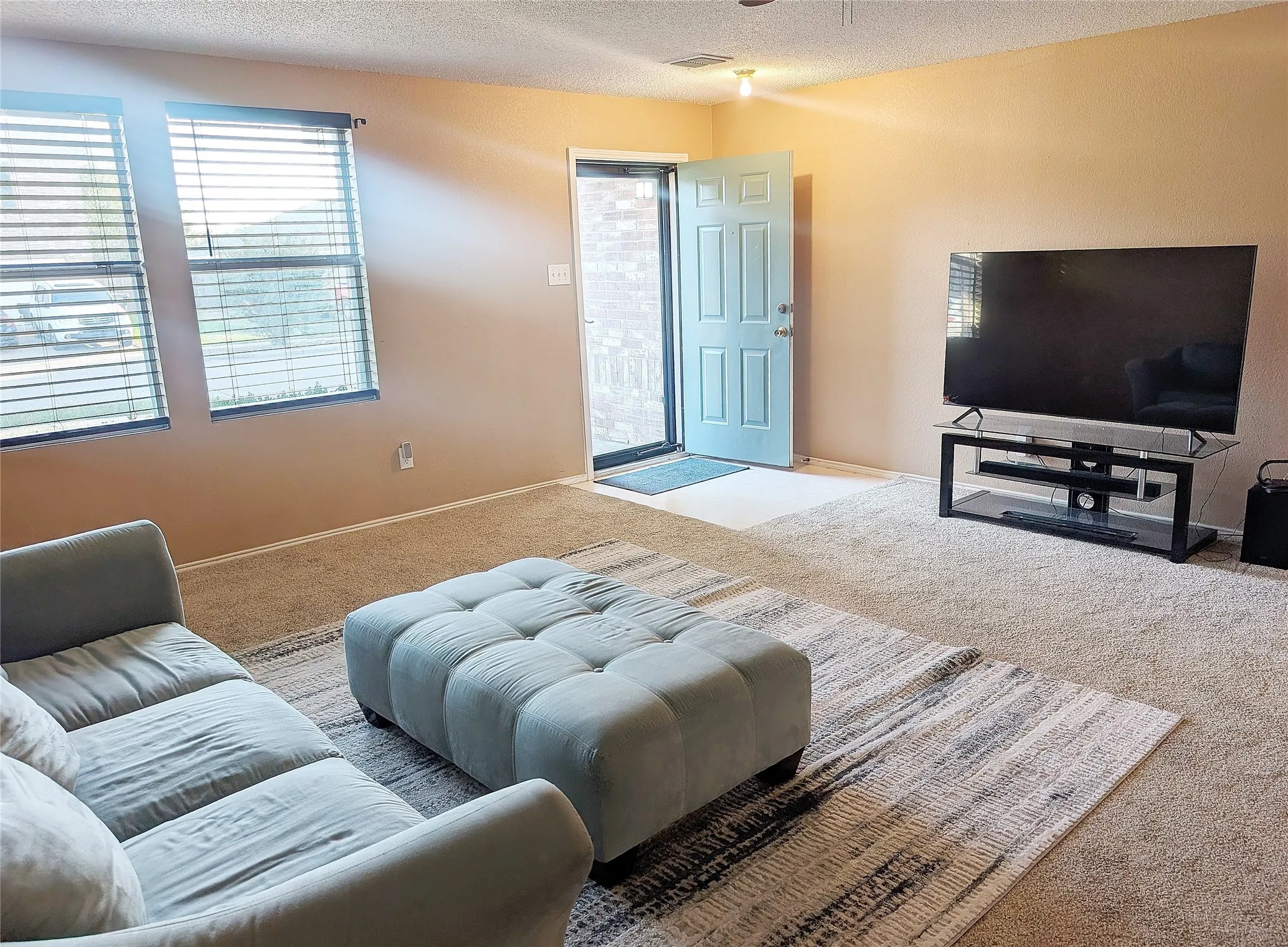 Single Family Residence For Sale in Tarrant County , 1105 Schenectady Road, Arlington, Texas 76017, 3 Bedroom, 2 Bathroom, 2 Garage spaces, 1,868 Sqft, built in 2003, mls#21420049, Real Estate Agent in Arlington, Homes For Sale in Tarrant county, Homes For Sale in Arlington, Realtor in Arlington Texas, Real Estate Brokerage Independent Realty Texas, Luminita Cordes Realtor