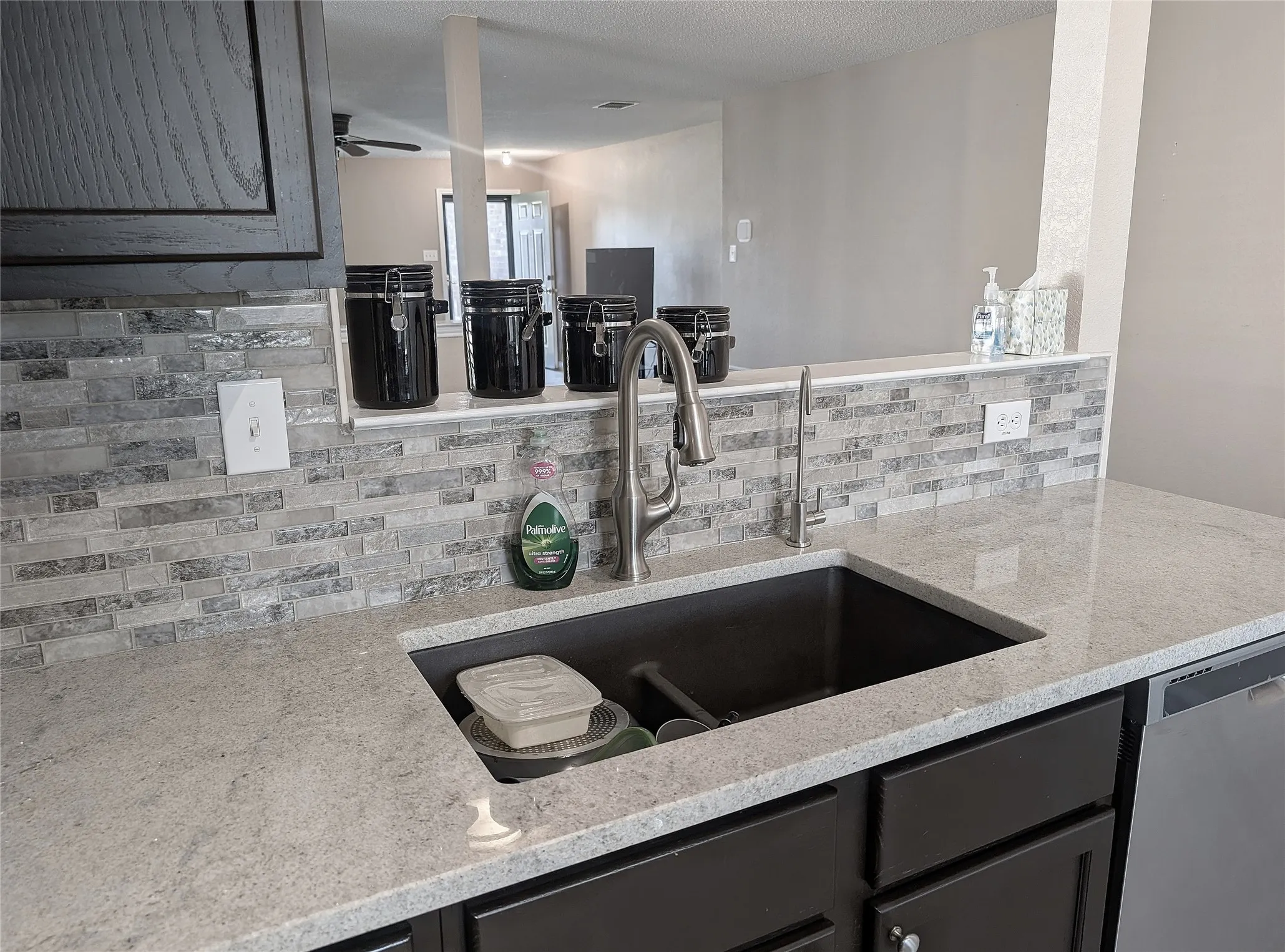 Single Family Residence For Sale in Tarrant County , 1105 Schenectady Road, Arlington, Texas 76017, 3 Bedroom, 2 Bathroom, 2 Garage spaces, 1,868 Sqft, built in 2003, mls#21420049, Real Estate Agent in Arlington, Homes For Sale in Tarrant county, Homes For Sale in Arlington, Realtor in Arlington Texas, Real Estate Brokerage Independent Realty Texas, Luminita Cordes Realtor