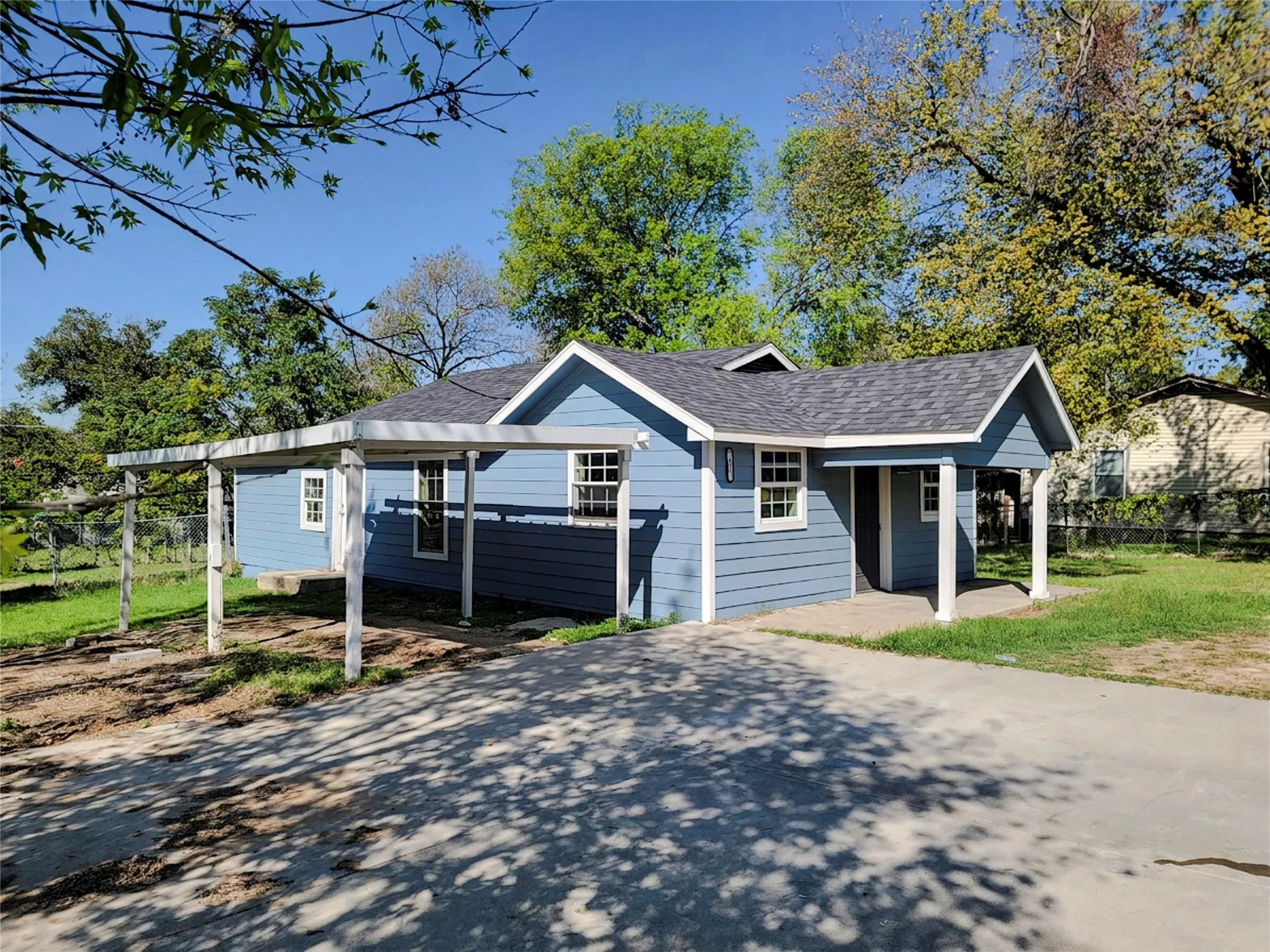 Single Family Residence For Rent in Tarrant County , 1415 Roberts Cut Off Road, River Oaks, Texas 76114, 2 Bedroom, 1 Bathroom, Garage spaces, 884 Sqft, built in 1943, mls#21405137, Real Estate Agent in River Oaks, Homes For Rent in Tarrant county, Homes For Rent in River Oaks, Realtor in River Oaks Texas, Real Estate Brokerage Independent Realty Texas, Luminita Cordes Realtor
