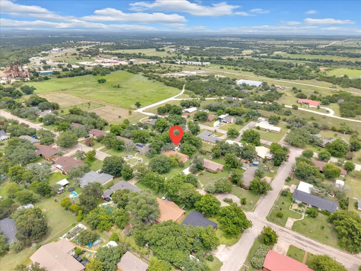 Single Family Residence For Sale in Hamilton County , 419 S Williams Street, Hamilton, Texas 76531, 2 Bedroom, 2 Bathroom, 1 Garage spaces, 1,490 Sqft, built in 1975, mls#21420435, Real Estate Agent in Hamilton, Homes For Sale in Hamilton county, Homes For Sale in Hamilton, Realtor in Hamilton Texas, Real Estate Brokerage Independent Realty Texas, Luminita Cordes Realtor