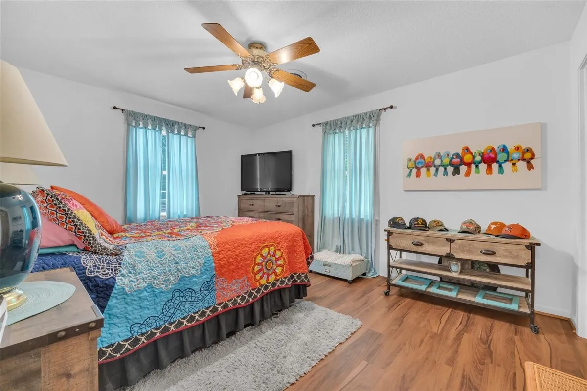 Single Family Residence For Sale in Hamilton County , 419 S Williams Street, Hamilton, Texas 76531, 2 Bedroom, 2 Bathroom, 1 Garage spaces, 1,490 Sqft, built in 1975, mls#21420435, Real Estate Agent in Hamilton, Homes For Sale in Hamilton county, Homes For Sale in Hamilton, Realtor in Hamilton Texas, Real Estate Brokerage Independent Realty Texas, Luminita Cordes Realtor