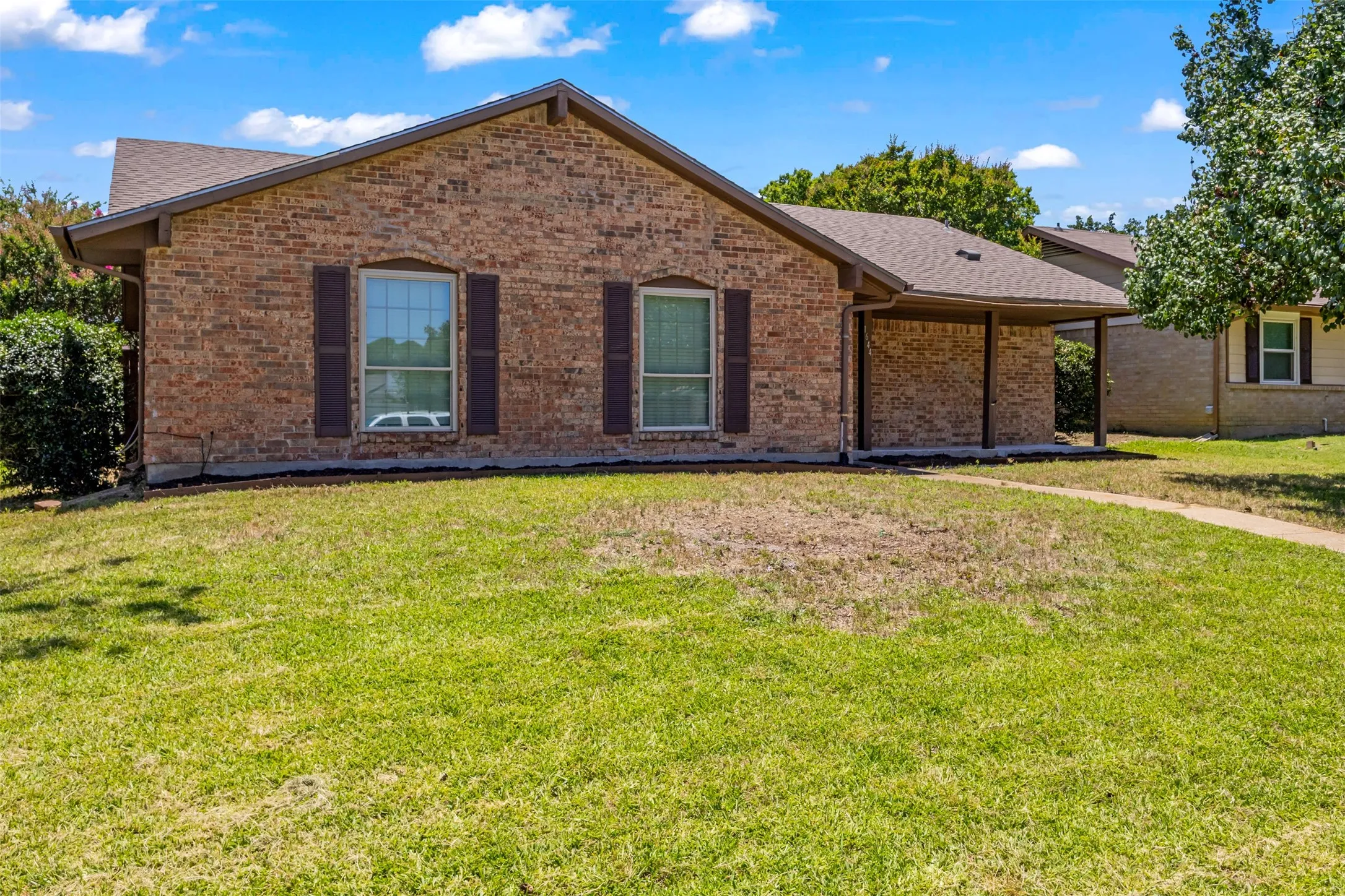 Single Family Residence For Sale in Denton County , 1644 Glenhill Lane, Lewisville, Texas 75077, 4 Bedroom, 2 Bathroom, 2 Garage spaces, 1,645 Sqft, built in 1976, mls#21420454, Real Estate Agent in Lewisville, Homes For Sale in Denton county, Homes For Sale in Lewisville, Realtor in Lewisville Texas, Real Estate Brokerage Independent Realty Texas, Luminita Cordes Realtor