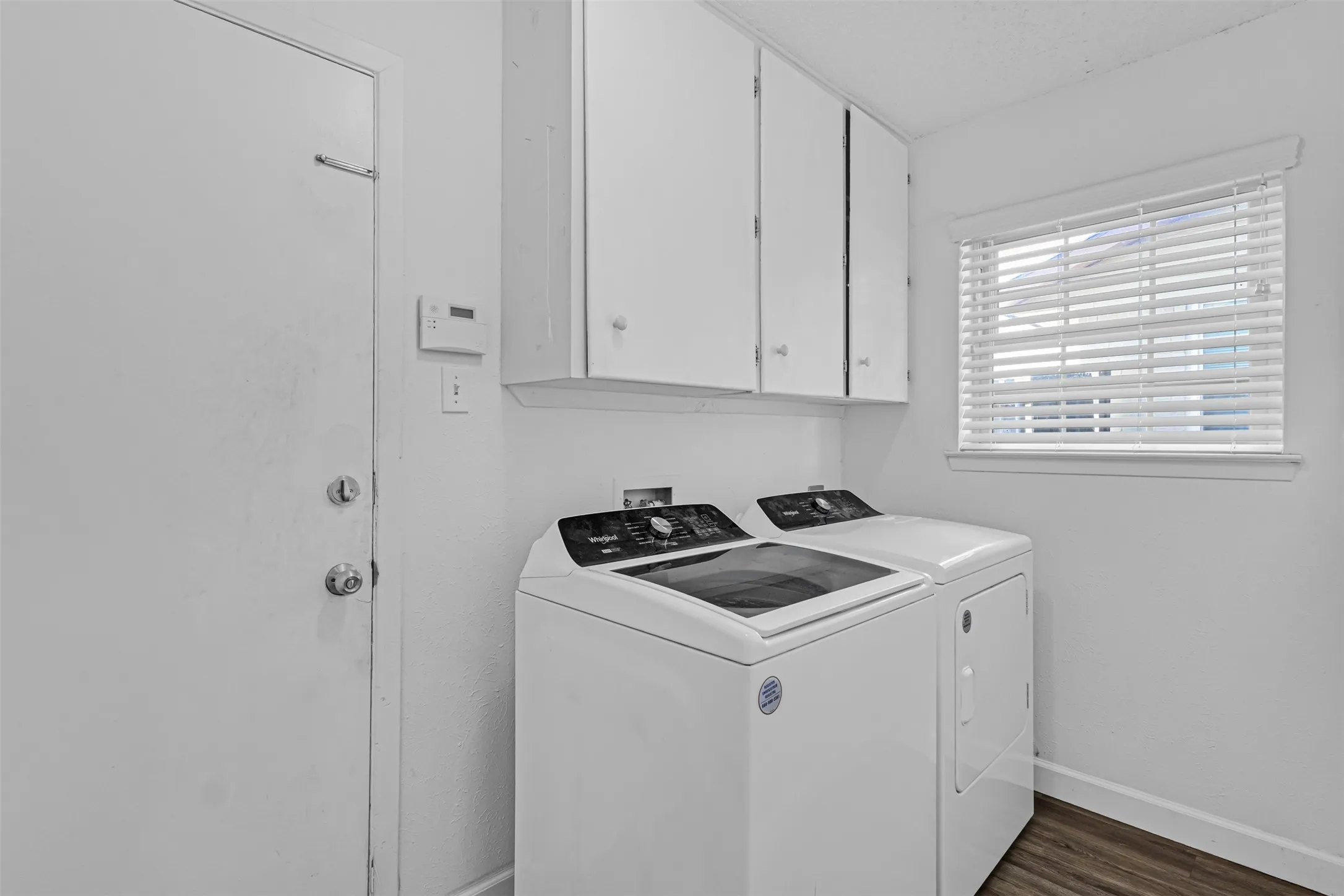 Single Family Residence For Sale in Denton County , 1644 Glenhill Lane, Lewisville, Texas 75077, 4 Bedroom, 2 Bathroom, 2 Garage spaces, 1,645 Sqft, built in 1976, mls#21420454, Real Estate Agent in Lewisville, Homes For Sale in Denton county, Homes For Sale in Lewisville, Realtor in Lewisville Texas, Real Estate Brokerage Independent Realty Texas, Luminita Cordes Realtor