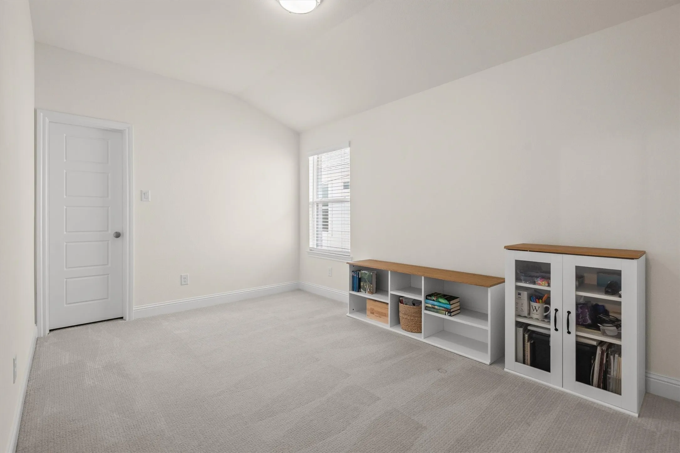 Townhouse For Rent in Tarrant County , 306 Sunset Lane, Fort Worth, Texas 76114, 3 Bedroom, 3 Bathroom, 2 Garage spaces, 1,900 Sqft, built in 2023, mls#21419936, Real Estate Agent in Fort Worth, Homes For Rent in Tarrant county, Homes For Rent in Fort Worth, Realtor in Fort Worth Texas, Real Estate Brokerage Independent Realty Texas, Luminita Cordes Realtor