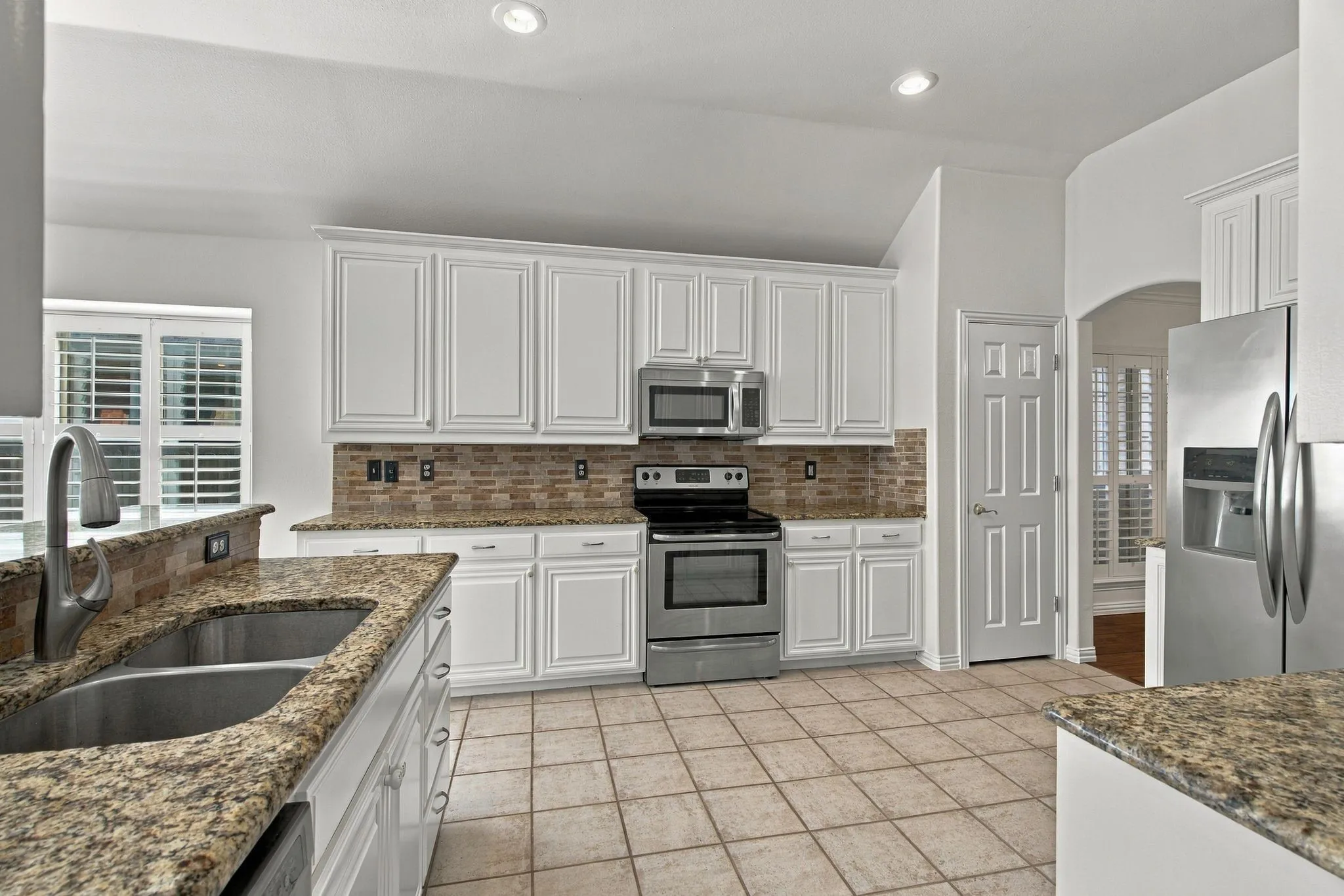 Single Family Residence For Sale in Tarrant County , 8532 Western Meadows Drive, Fort Worth, Texas 76244, 3 Bedroom, 2 Bathroom, 2 Garage spaces, 2,150 Sqft, built in 2000, mls#21420320, Real Estate Agent in Fort Worth, Homes For Sale in Tarrant county, Homes For Sale in Fort Worth, Realtor in Fort Worth Texas, Real Estate Brokerage Independent Realty Texas, Luminita Cordes Realtor