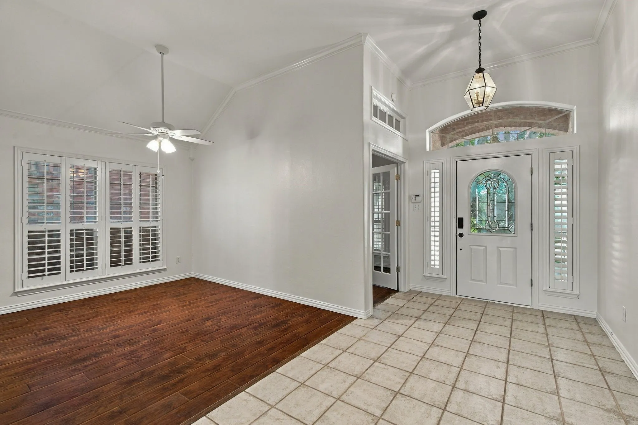 Single Family Residence For Sale in Tarrant County , 8532 Western Meadows Drive, Fort Worth, Texas 76244, 3 Bedroom, 2 Bathroom, 2 Garage spaces, 2,150 Sqft, built in 2000, mls#21420320, Real Estate Agent in Fort Worth, Homes For Sale in Tarrant county, Homes For Sale in Fort Worth, Realtor in Fort Worth Texas, Real Estate Brokerage Independent Realty Texas, Luminita Cordes Realtor