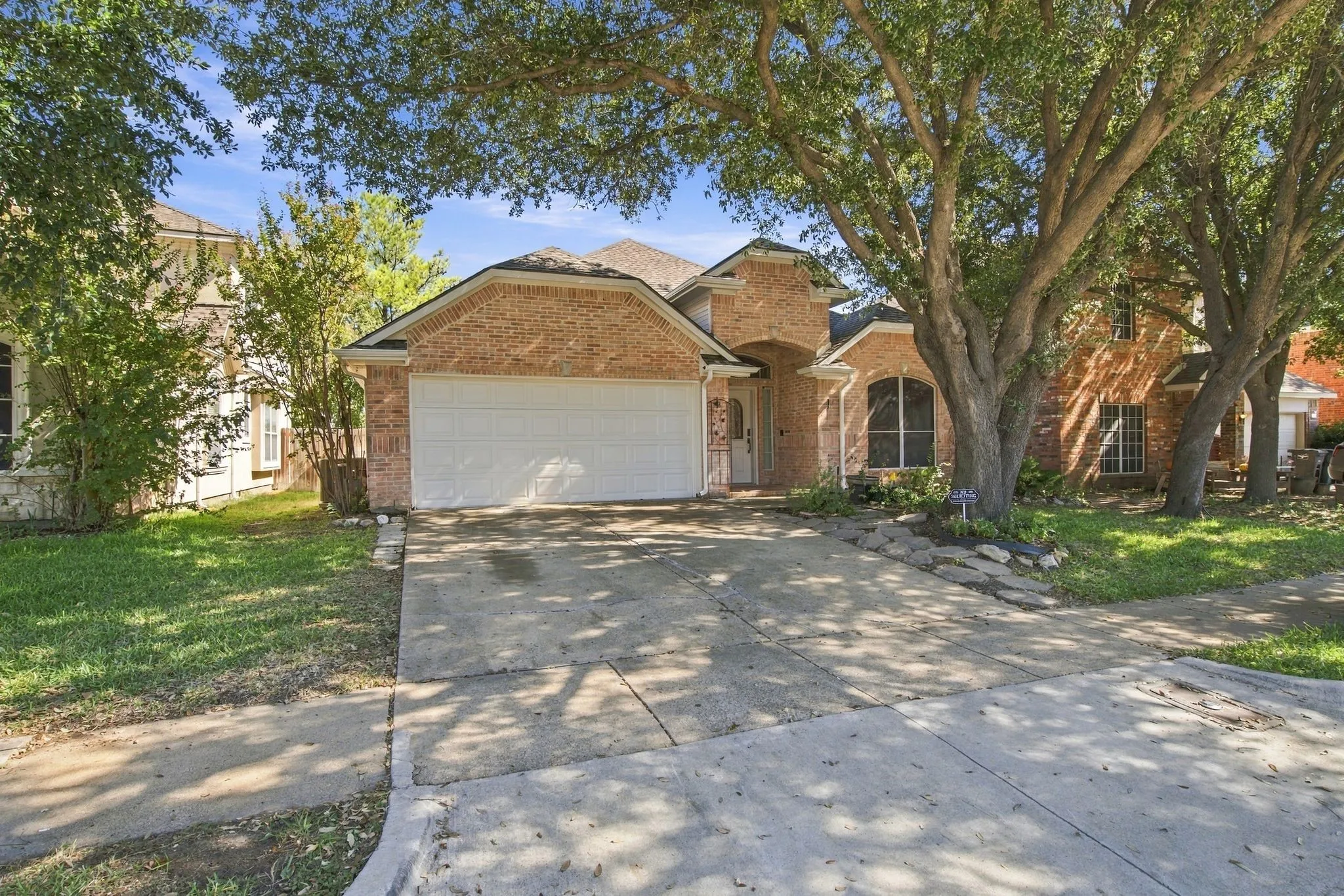 Single Family Residence For Sale in Tarrant County , 8532 Western Meadows Drive, Fort Worth, Texas 76244, 3 Bedroom, 2 Bathroom, 2 Garage spaces, 2,150 Sqft, built in 2000, mls#21420320, Real Estate Agent in Fort Worth, Homes For Sale in Tarrant county, Homes For Sale in Fort Worth, Realtor in Fort Worth Texas, Real Estate Brokerage Independent Realty Texas, Luminita Cordes Realtor