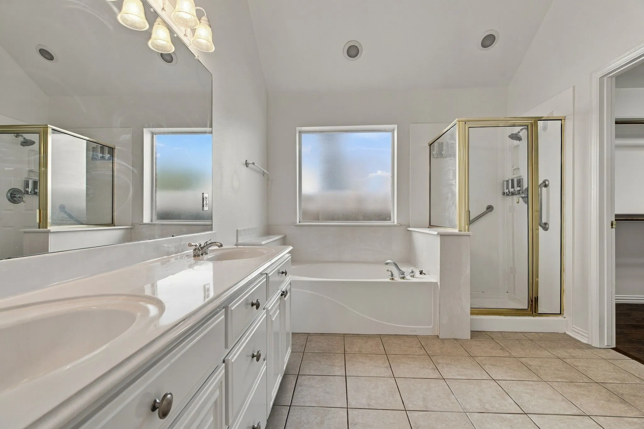 Single Family Residence For Sale in Tarrant County , 8532 Western Meadows Drive, Fort Worth, Texas 76244, 3 Bedroom, 2 Bathroom, 2 Garage spaces, 2,150 Sqft, built in 2000, mls#21420320, Real Estate Agent in Fort Worth, Homes For Sale in Tarrant county, Homes For Sale in Fort Worth, Realtor in Fort Worth Texas, Real Estate Brokerage Independent Realty Texas, Luminita Cordes Realtor