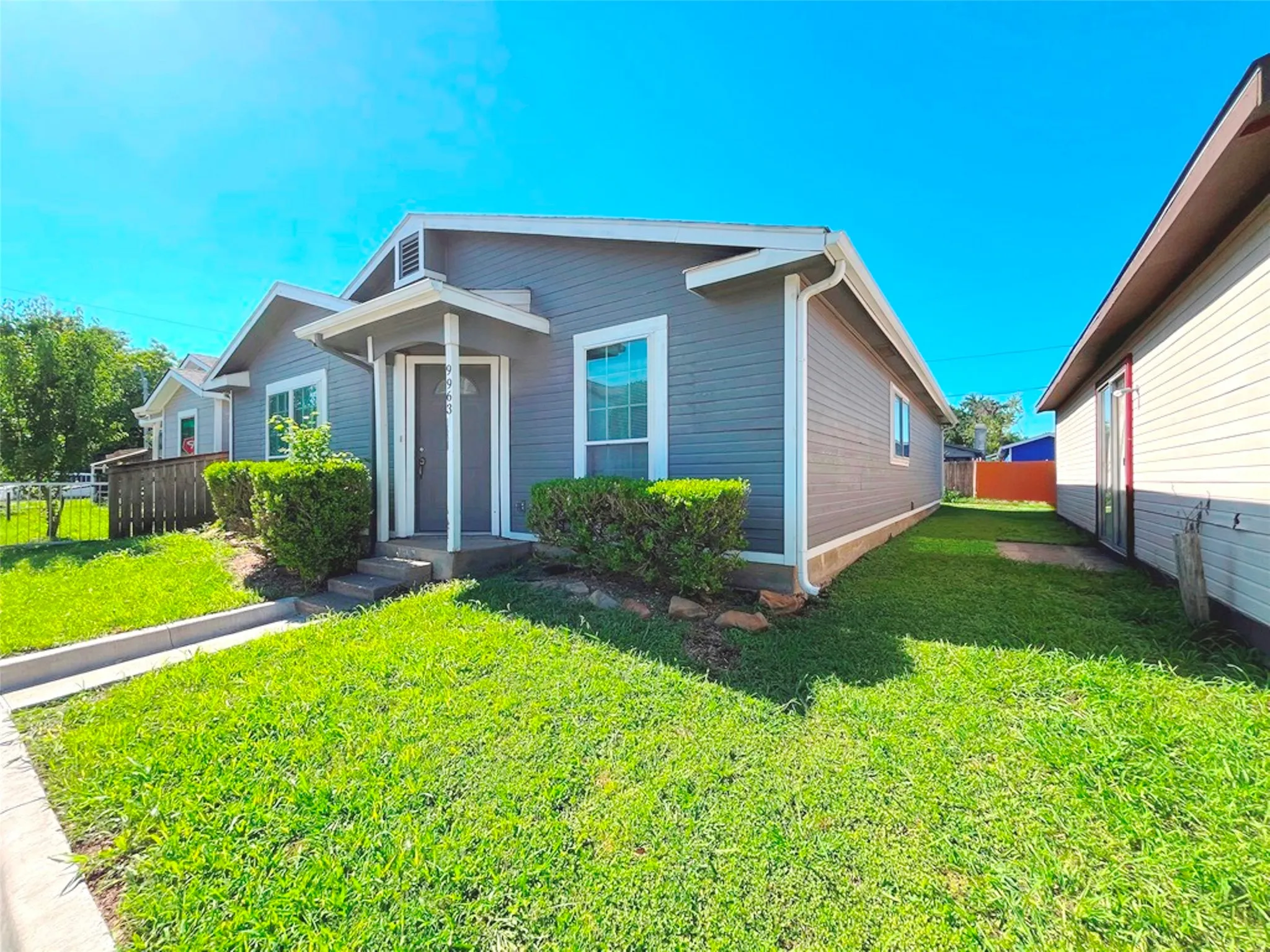 Single Family Residence For Sale in Dallas County , 9963 Cedar Mountain Circle, Dallas, Texas 75217, 3 Bedroom, 2 Bathroom, 1 Garage spaces, 1,084 Sqft, built in 1982, mls#21420172, Real Estate Agent in Dallas, Homes For Sale in Dallas county, Homes For Sale in Dallas, Realtor in Dallas Texas, Real Estate Brokerage Independent Realty Texas, Luminita Cordes Realtor