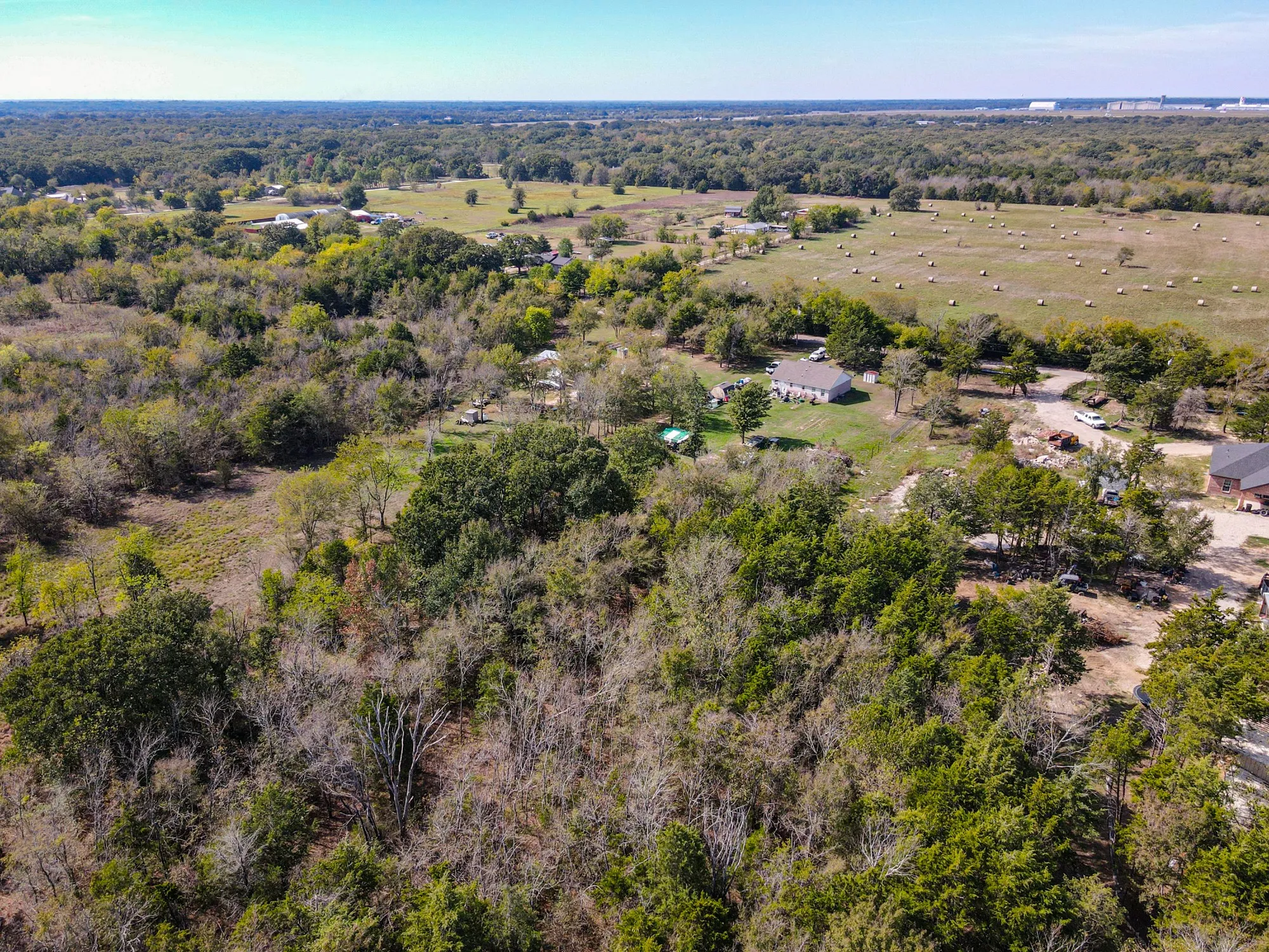 Single Family Residence For Sale in Hunt County , 2601 W County Road 3306, Greenville, Texas 75402, 3 Bedroom, 2 Bathroom, Garage spaces, 1,280 Sqft, built in 2005, mls#21420480, Real Estate Agent in Greenville, Homes For Sale in Hunt county, Homes For Sale in Greenville, Realtor in Greenville Texas, Real Estate Brokerage Independent Realty Texas, Luminita Cordes Realtor
