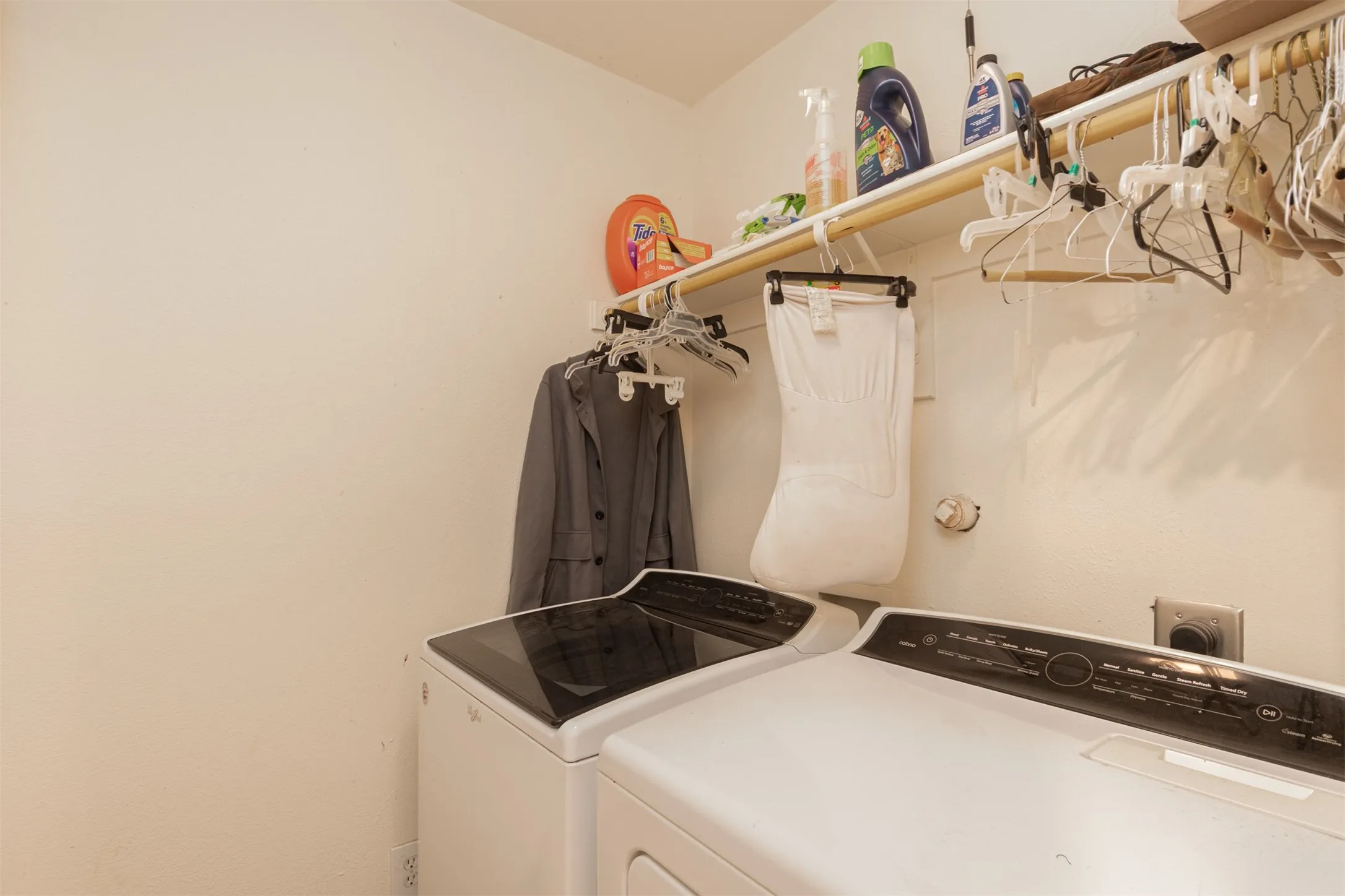 Single Family Residence For Sale in Hunt County , 2601 W County Road 3306, Greenville, Texas 75402, 3 Bedroom, 2 Bathroom, Garage spaces, 1,280 Sqft, built in 2005, mls#21420480, Real Estate Agent in Greenville, Homes For Sale in Hunt county, Homes For Sale in Greenville, Realtor in Greenville Texas, Real Estate Brokerage Independent Realty Texas, Luminita Cordes Realtor