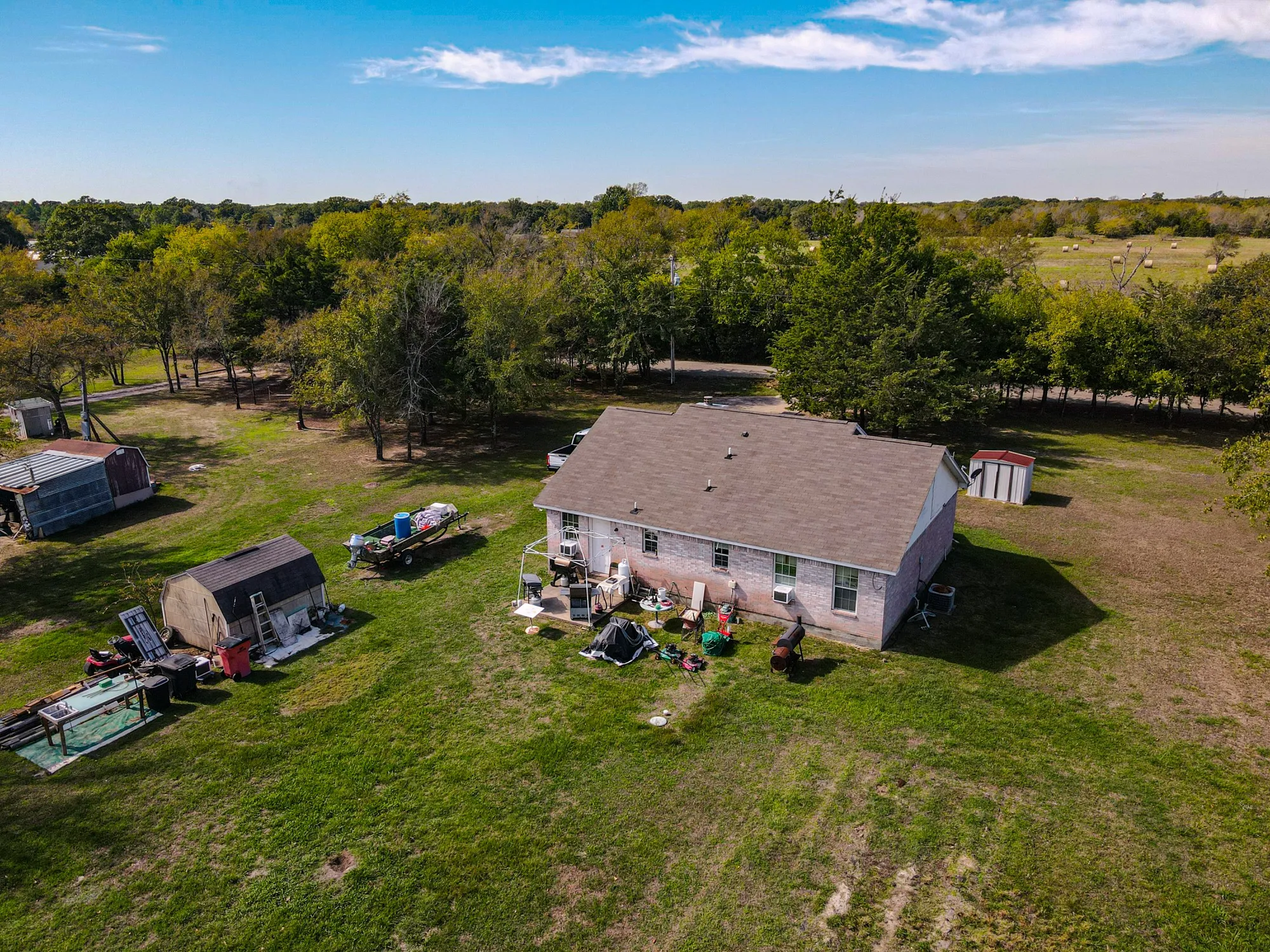 Single Family Residence For Sale in Hunt County , 2601 W County Road 3306, Greenville, Texas 75402, 3 Bedroom, 2 Bathroom, Garage spaces, 1,280 Sqft, built in 2005, mls#21420480, Real Estate Agent in Greenville, Homes For Sale in Hunt county, Homes For Sale in Greenville, Realtor in Greenville Texas, Real Estate Brokerage Independent Realty Texas, Luminita Cordes Realtor