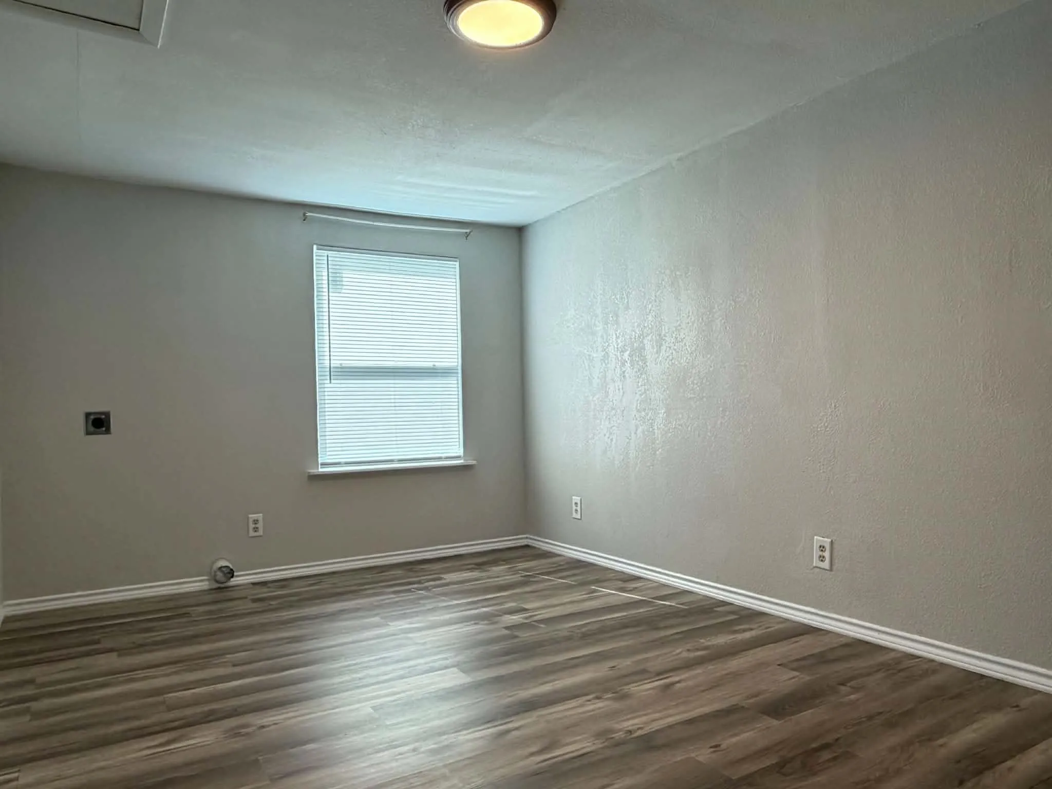 Single Family Residence For Sale in Wichita County , 1507 N 7th Street, Wichita Falls, Texas 76306, 3 Bedroom, 1 Bathroom, Garage spaces, 935 Sqft, built in 1944, mls#21420484, Real Estate Agent in Wichita Falls, Homes For Sale in Wichita county, Homes For Sale in Wichita Falls, Realtor in Wichita Falls Texas, Real Estate Brokerage Independent Realty Texas, Luminita Cordes Realtor