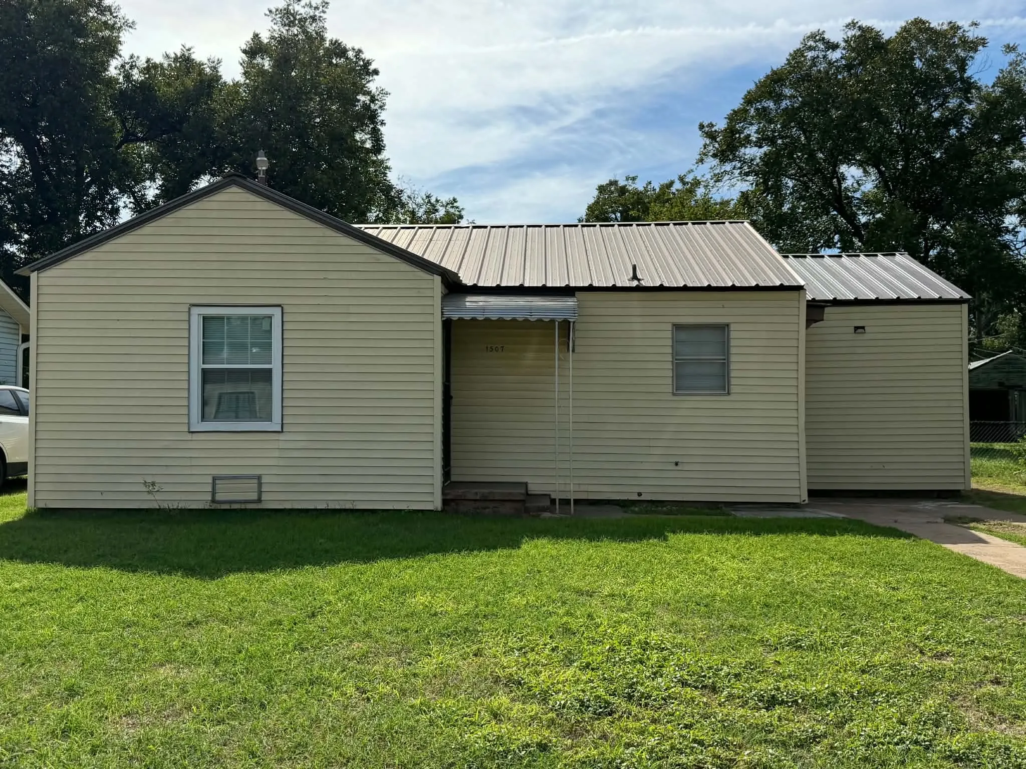 Single Family Residence For Sale in Wichita County , 1507 N 7th Street, Wichita Falls, Texas 76306, 3 Bedroom, 1 Bathroom, Garage spaces, 935 Sqft, built in 1944, mls#21420484, Real Estate Agent in Wichita Falls, Homes For Sale in Wichita county, Homes For Sale in Wichita Falls, Realtor in Wichita Falls Texas, Real Estate Brokerage Independent Realty Texas, Luminita Cordes Realtor