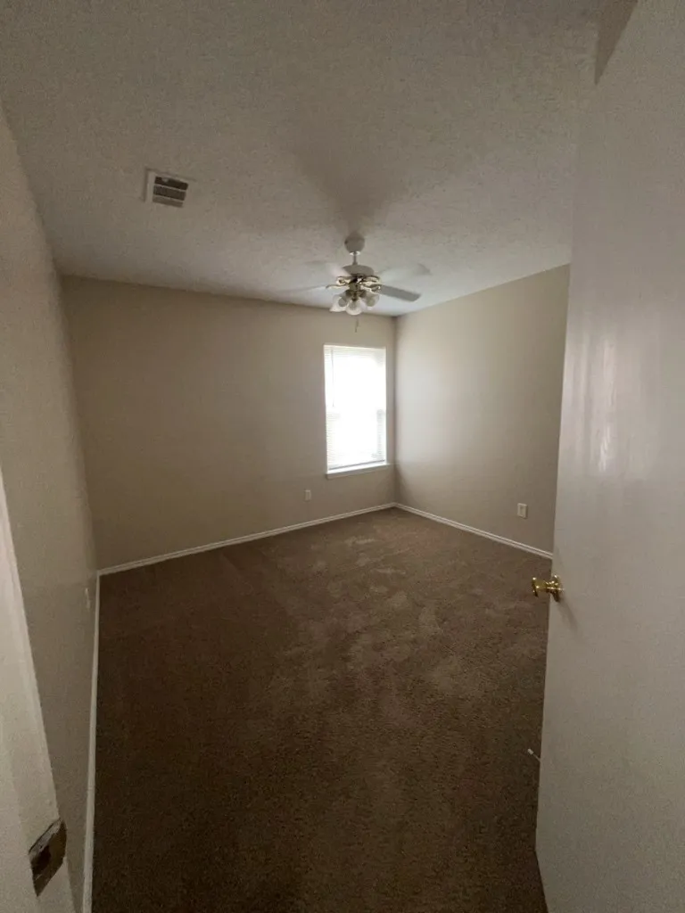 Single Family Residence For Rent in Tarrant County , 631 Blueberry Hill Lane, Mansfield, Texas 76063, 3 Bedroom, 2 Bathroom, 2 Garage spaces, 1,805 Sqft, built in 1999, mls#21420491, Real Estate Agent in Mansfield, Homes For Rent in Tarrant county, Homes For Rent in Mansfield, Realtor in Mansfield Texas, Real Estate Brokerage Independent Realty Texas, Luminita Cordes Realtor