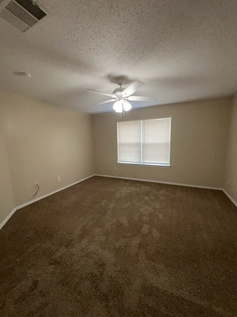 Single Family Residence For Rent in Tarrant County , 631 Blueberry Hill Lane, Mansfield, Texas 76063, 3 Bedroom, 2 Bathroom, 2 Garage spaces, 1,805 Sqft, built in 1999, mls#21420491, Real Estate Agent in Mansfield, Homes For Rent in Tarrant county, Homes For Rent in Mansfield, Realtor in Mansfield Texas, Real Estate Brokerage Independent Realty Texas, Luminita Cordes Realtor