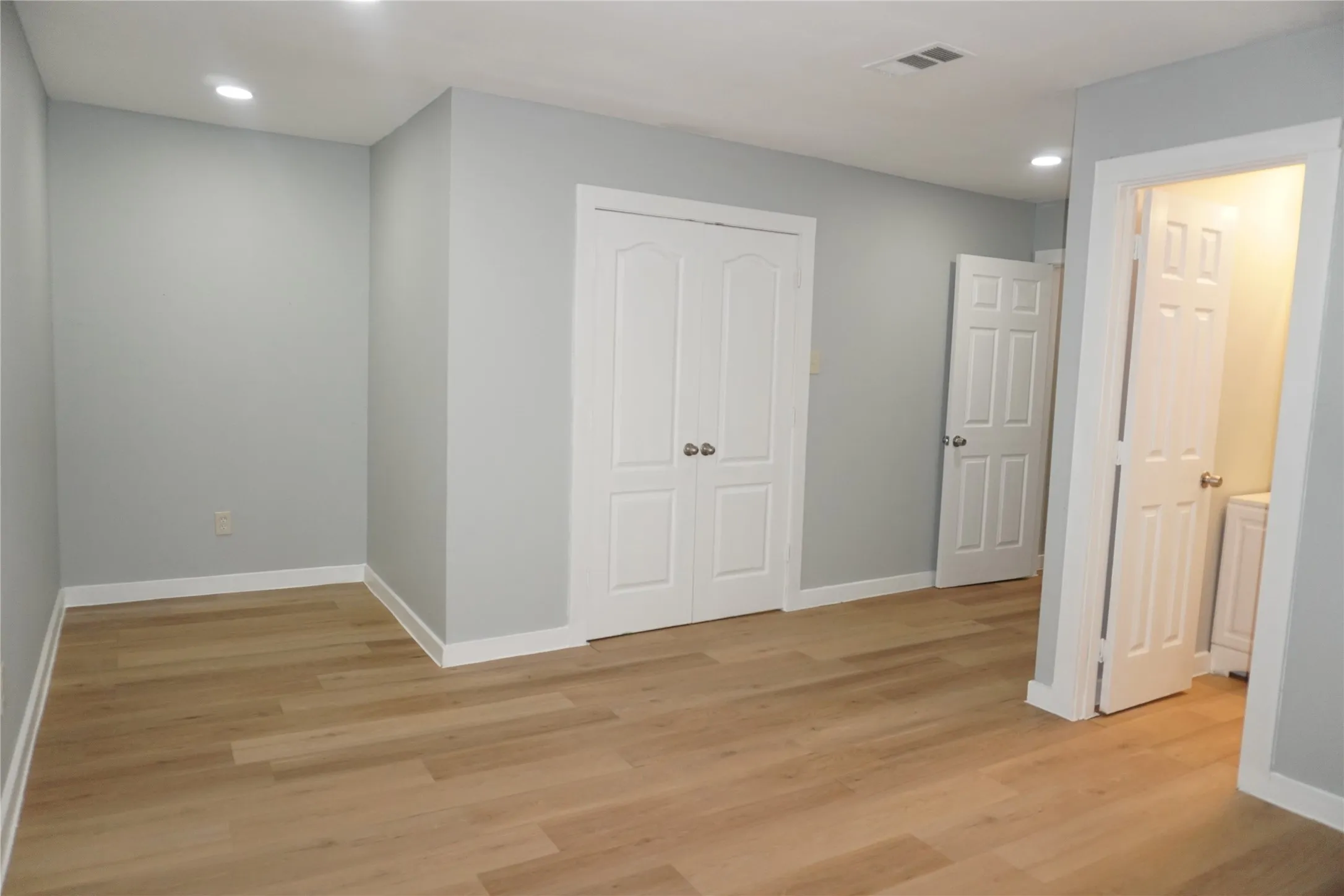 Single Family Residence For Sale in Dallas County , 1406 Galloway Avenue, Dallas, Texas 75216, 4 Bedroom, 2 Bathroom, Garage spaces, 1,505 Sqft, built in 1952, mls#21420508, Real Estate Agent in Dallas, Homes For Sale in Dallas county, Homes For Sale in Dallas, Realtor in Dallas Texas, Real Estate Brokerage Independent Realty Texas, Luminita Cordes Realtor