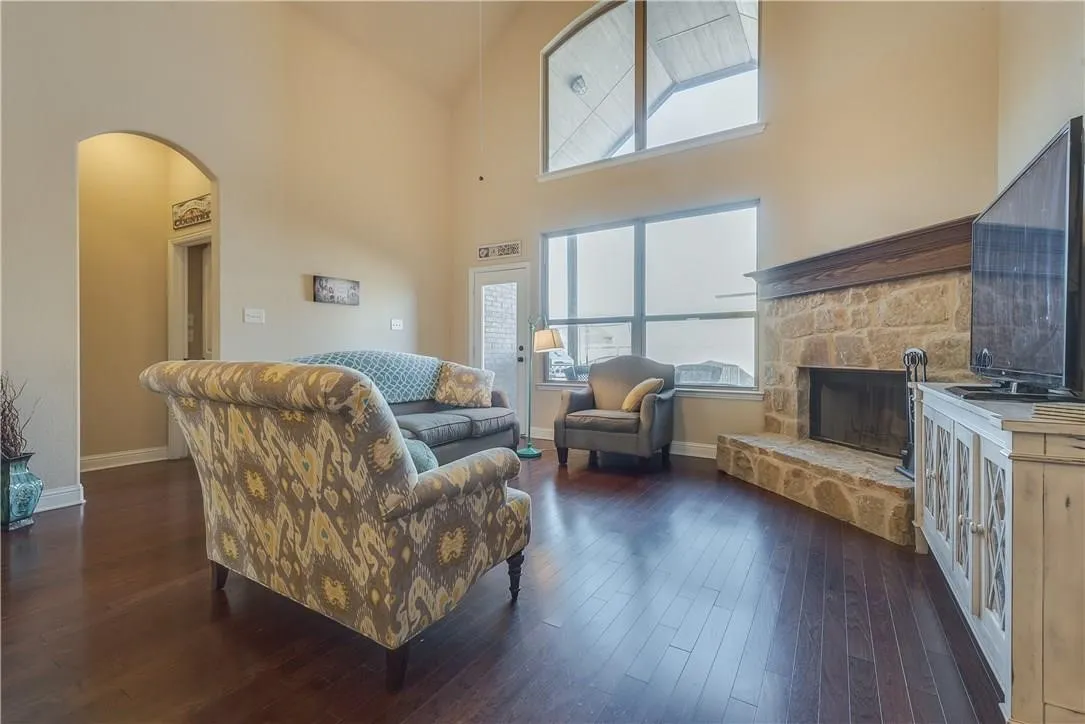 Single Family Residence For Rent in Rockwall County , 423 Florence Drive, Fate, Texas 75087, 3 Bedroom, 5 Bathroom, 2 Garage spaces, 2,936 Sqft, built in 2014, mls#21420488, Real Estate Agent in Fate, Homes For Rent in Rockwall county, Homes For Rent in Fate, Realtor in Fate Texas, Real Estate Brokerage Independent Realty Texas, Luminita Cordes Realtor