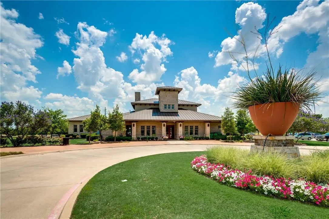Single Family Residence For Rent in Rockwall County , 423 Florence Drive, Fate, Texas 75087, 3 Bedroom, 5 Bathroom, 2 Garage spaces, 2,936 Sqft, built in 2014, mls#21420488, Real Estate Agent in Fate, Homes For Rent in Rockwall county, Homes For Rent in Fate, Realtor in Fate Texas, Real Estate Brokerage Independent Realty Texas, Luminita Cordes Realtor