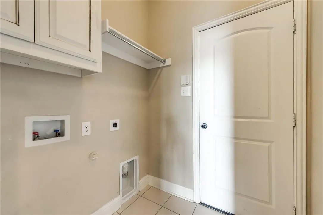 Single Family Residence For Rent in Rockwall County , 423 Florence Drive, Fate, Texas 75087, 3 Bedroom, 5 Bathroom, 2 Garage spaces, 2,936 Sqft, built in 2014, mls#21420488, Real Estate Agent in Fate, Homes For Rent in Rockwall county, Homes For Rent in Fate, Realtor in Fate Texas, Real Estate Brokerage Independent Realty Texas, Luminita Cordes Realtor