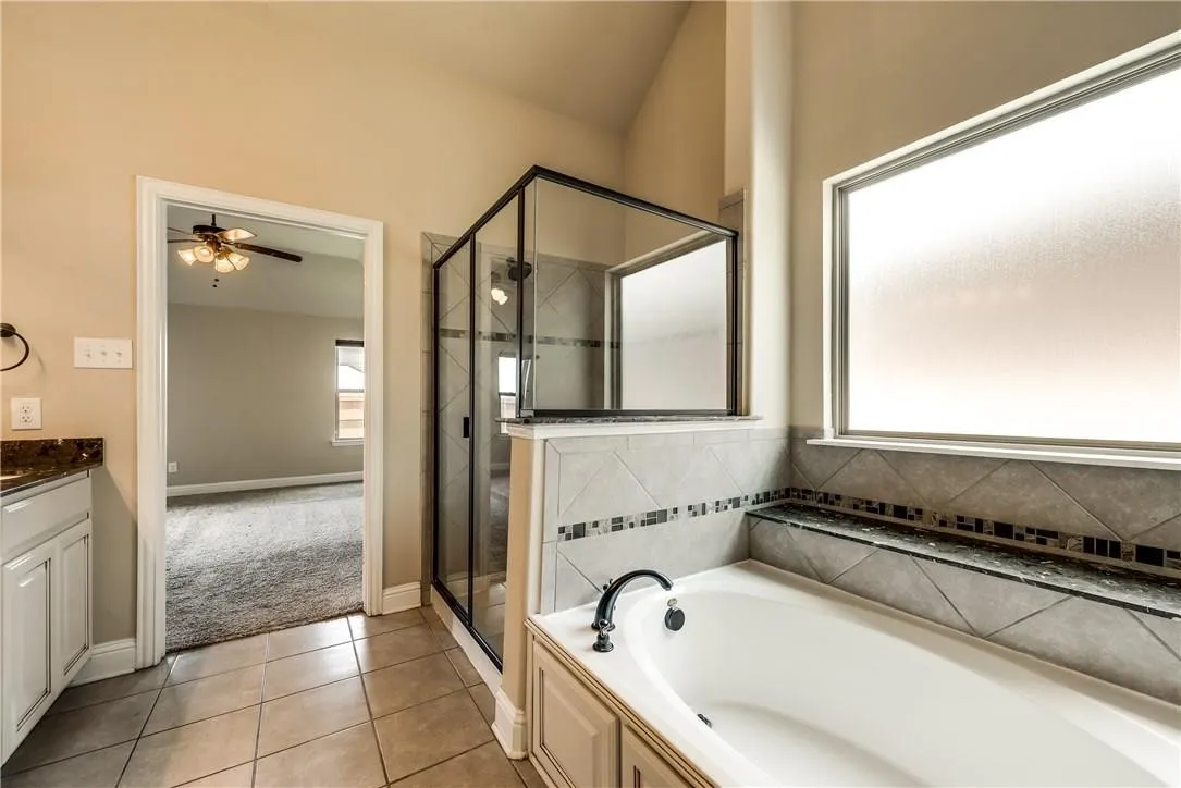 Single Family Residence For Rent in Rockwall County , 423 Florence Drive, Fate, Texas 75087, 3 Bedroom, 5 Bathroom, 2 Garage spaces, 2,936 Sqft, built in 2014, mls#21420488, Real Estate Agent in Fate, Homes For Rent in Rockwall county, Homes For Rent in Fate, Realtor in Fate Texas, Real Estate Brokerage Independent Realty Texas, Luminita Cordes Realtor