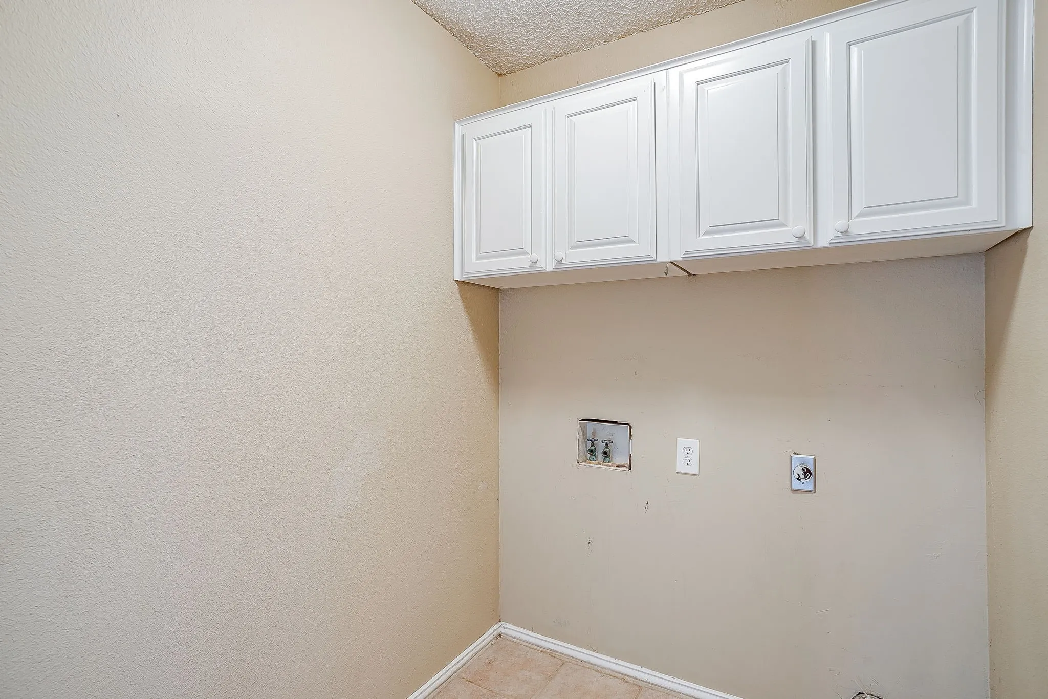 Single Family Residence For Rent in Parker County , 219 Aspen Loop, Aledo, Texas 76008, 3 Bedroom, 2 Bathroom, 2 Garage spaces, 1,754 Sqft, built in 1997, mls#21420011, Real Estate Agent in Aledo, Homes For Rent in Parker county, Homes For Rent in Aledo, Realtor in Aledo Texas, Real Estate Brokerage Independent Realty Texas, Luminita Cordes Realtor