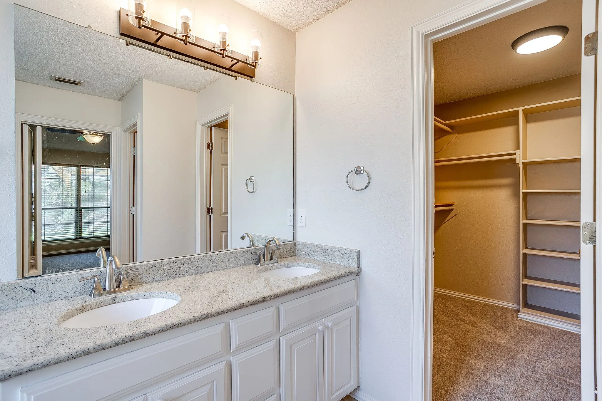 Single Family Residence For Rent in Parker County , 219 Aspen Loop, Aledo, Texas 76008, 3 Bedroom, 2 Bathroom, 2 Garage spaces, 1,754 Sqft, built in 1997, mls#21420011, Real Estate Agent in Aledo, Homes For Rent in Parker county, Homes For Rent in Aledo, Realtor in Aledo Texas, Real Estate Brokerage Independent Realty Texas, Luminita Cordes Realtor