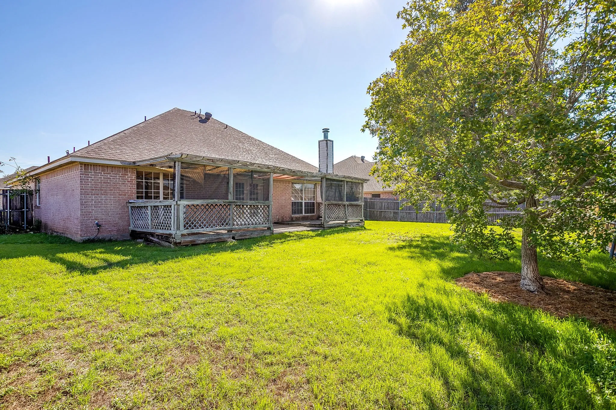 Single Family Residence For Rent in Parker County , 219 Aspen Loop, Aledo, Texas 76008, 3 Bedroom, 2 Bathroom, 2 Garage spaces, 1,754 Sqft, built in 1997, mls#21420011, Real Estate Agent in Aledo, Homes For Rent in Parker county, Homes For Rent in Aledo, Realtor in Aledo Texas, Real Estate Brokerage Independent Realty Texas, Luminita Cordes Realtor