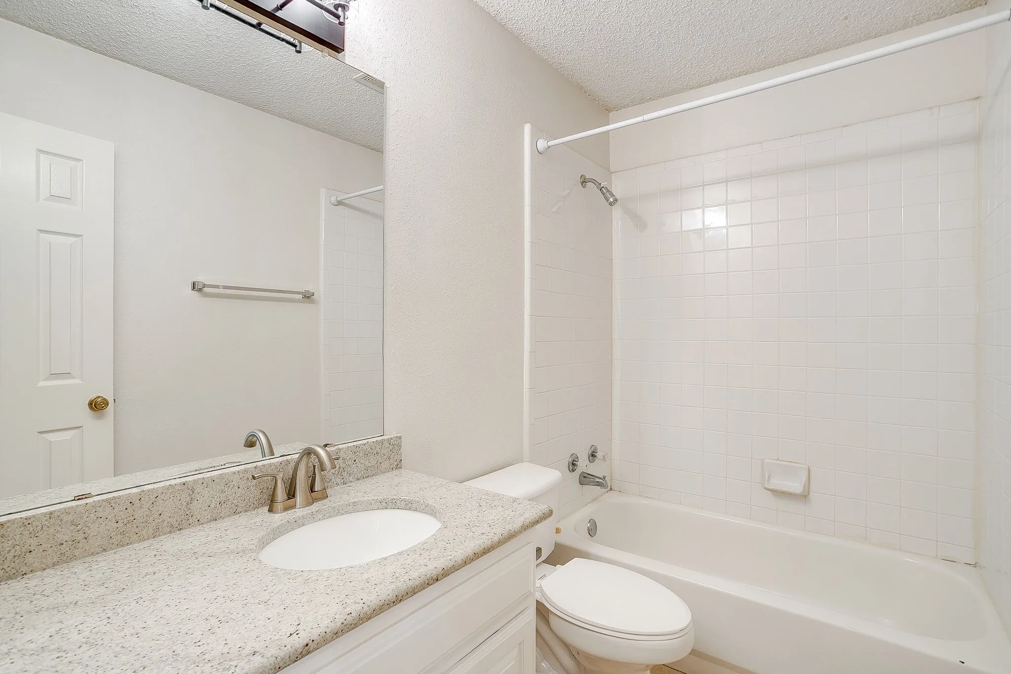 Single Family Residence For Rent in Parker County , 219 Aspen Loop, Aledo, Texas 76008, 3 Bedroom, 2 Bathroom, 2 Garage spaces, 1,754 Sqft, built in 1997, mls#21420011, Real Estate Agent in Aledo, Homes For Rent in Parker county, Homes For Rent in Aledo, Realtor in Aledo Texas, Real Estate Brokerage Independent Realty Texas, Luminita Cordes Realtor