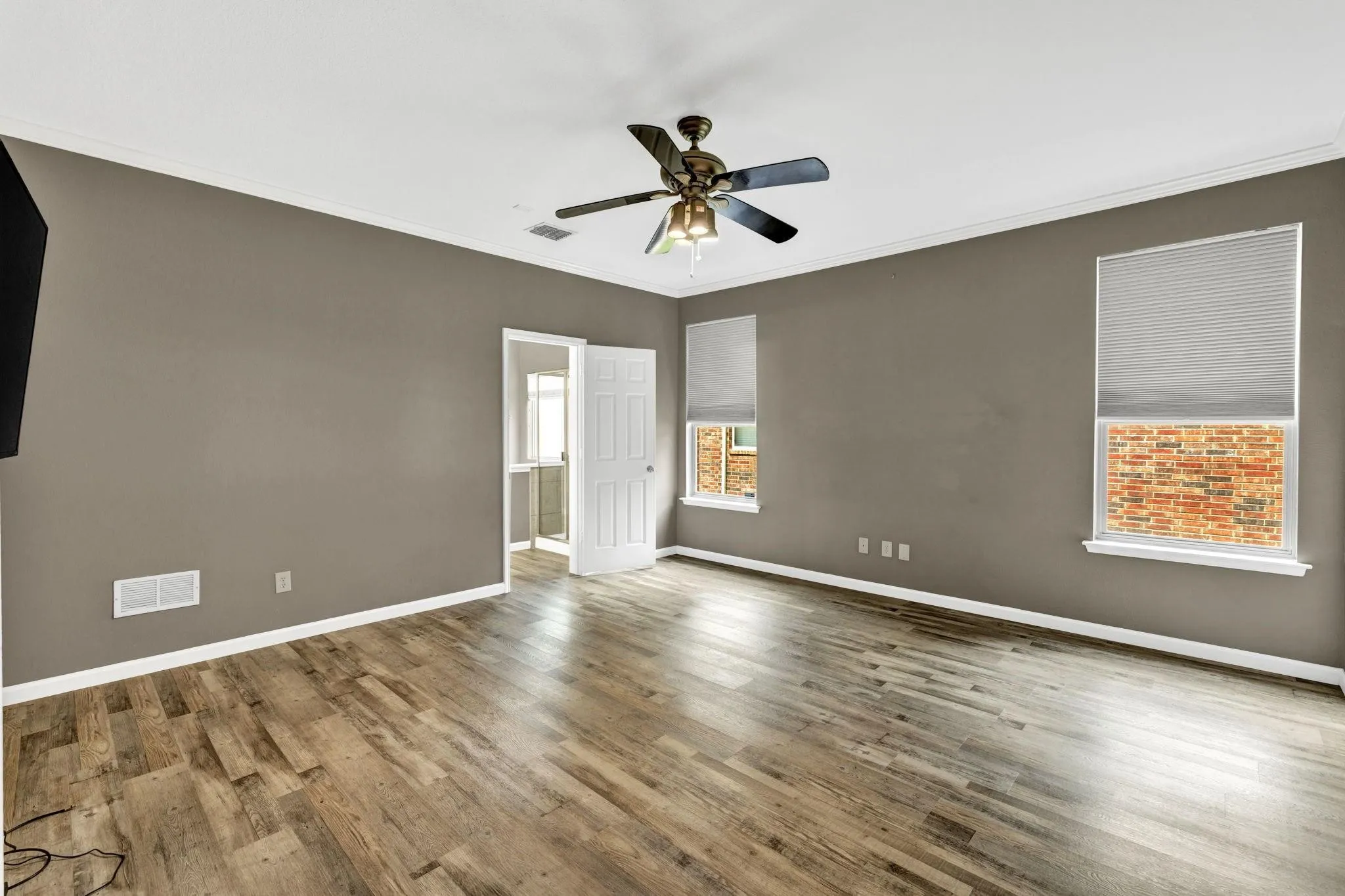 Single Family Residence For Sale in Denton County , 1097 Southampton Drive, Frisco, Texas 75036, 4 Bedroom, 4 Bathroom, 2 Garage spaces, 3,152 Sqft, built in 2003, mls#21419688, Real Estate Agent in Frisco, Homes For Sale in Denton county, Homes For Sale in Frisco, Realtor in Frisco Texas, Real Estate Brokerage Independent Realty Texas, Luminita Cordes Realtor