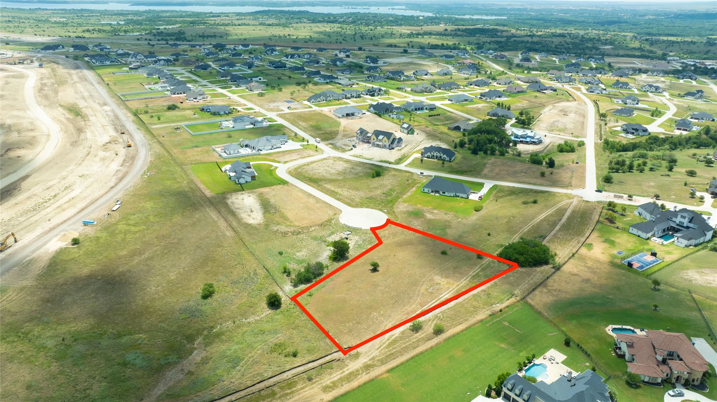 Expansive residential lot featuring a cul-de-sac location and clear acreage