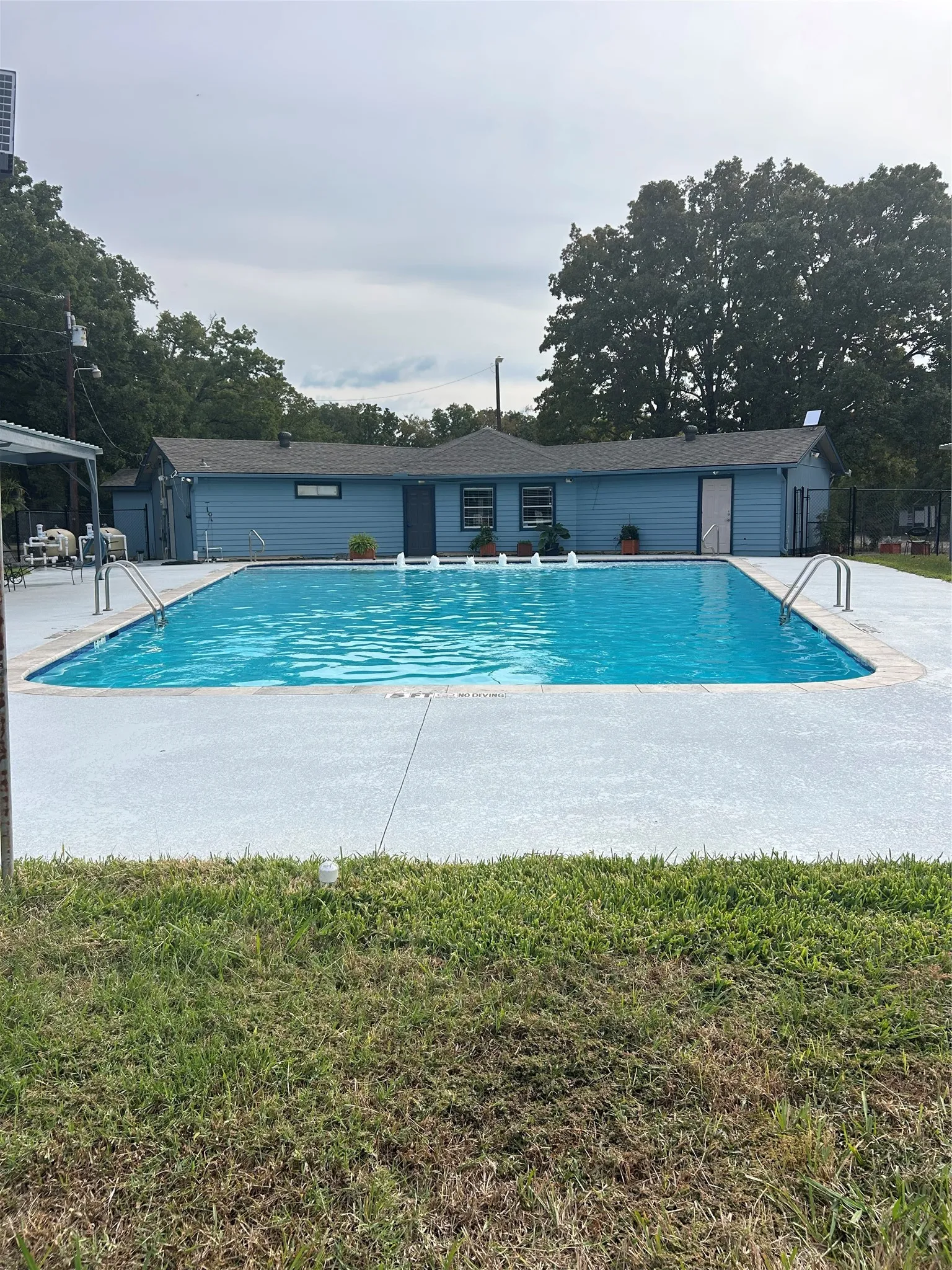 Mobile Home For Sale in Henderson County , 109 Sudan Circle, Mabank, Texas 75156, 2 Bedroom, 3 Bathroom, Garage spaces, 2,264 Sqft, built in 1987, mls#21418864, Real Estate Agent in Mabank, Homes For Sale in Henderson county, Homes For Sale in Mabank, Realtor in Mabank Texas, Real Estate Brokerage Independent Realty Texas, Luminita Cordes Realtor