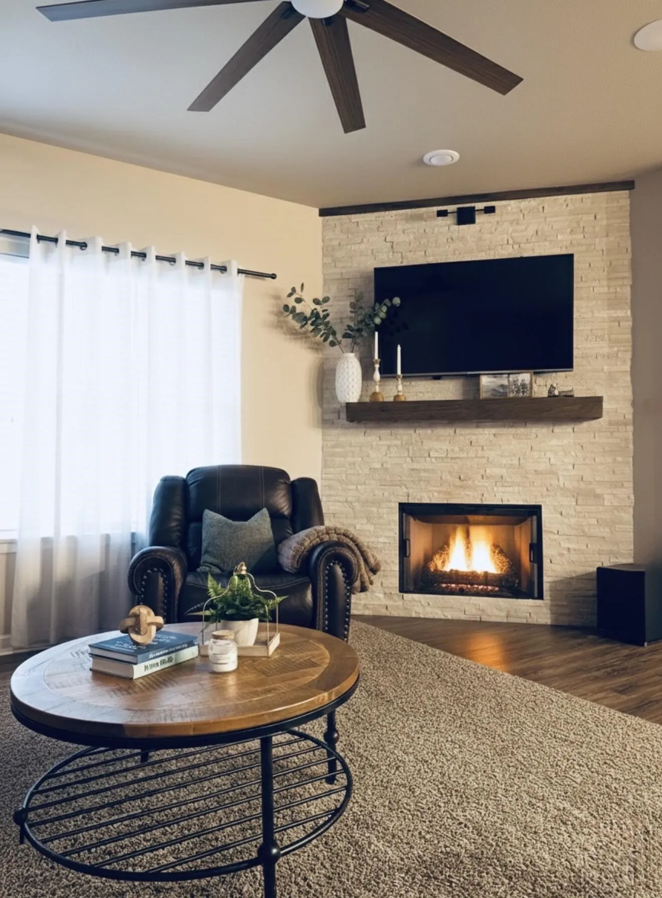 Single Family Residence For Sale in Parker County , 107 Blue Stem Lane, Aledo, Texas 76008, 4 Bedroom, 3 Bathroom, 3 Garage spaces, 2,855 Sqft, built in 2013, mls#21420532, Real Estate Agent in Aledo, Homes For Sale in Parker county, Homes For Sale in Aledo, Realtor in Aledo Texas, Real Estate Brokerage Independent Realty Texas, Luminita Cordes Realtor