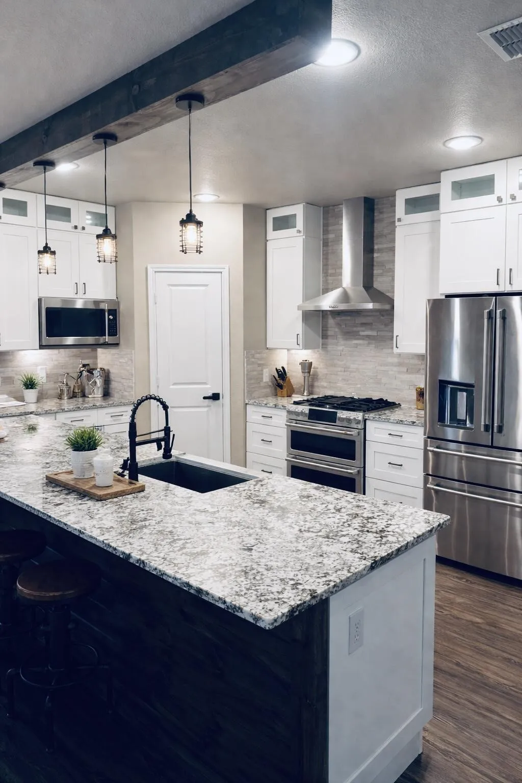 Single Family Residence For Sale in Parker County , 107 Blue Stem Lane, Aledo, Texas 76008, 4 Bedroom, 3 Bathroom, 3 Garage spaces, 2,855 Sqft, built in 2013, mls#21420532, Real Estate Agent in Aledo, Homes For Sale in Parker county, Homes For Sale in Aledo, Realtor in Aledo Texas, Real Estate Brokerage Independent Realty Texas, Luminita Cordes Realtor