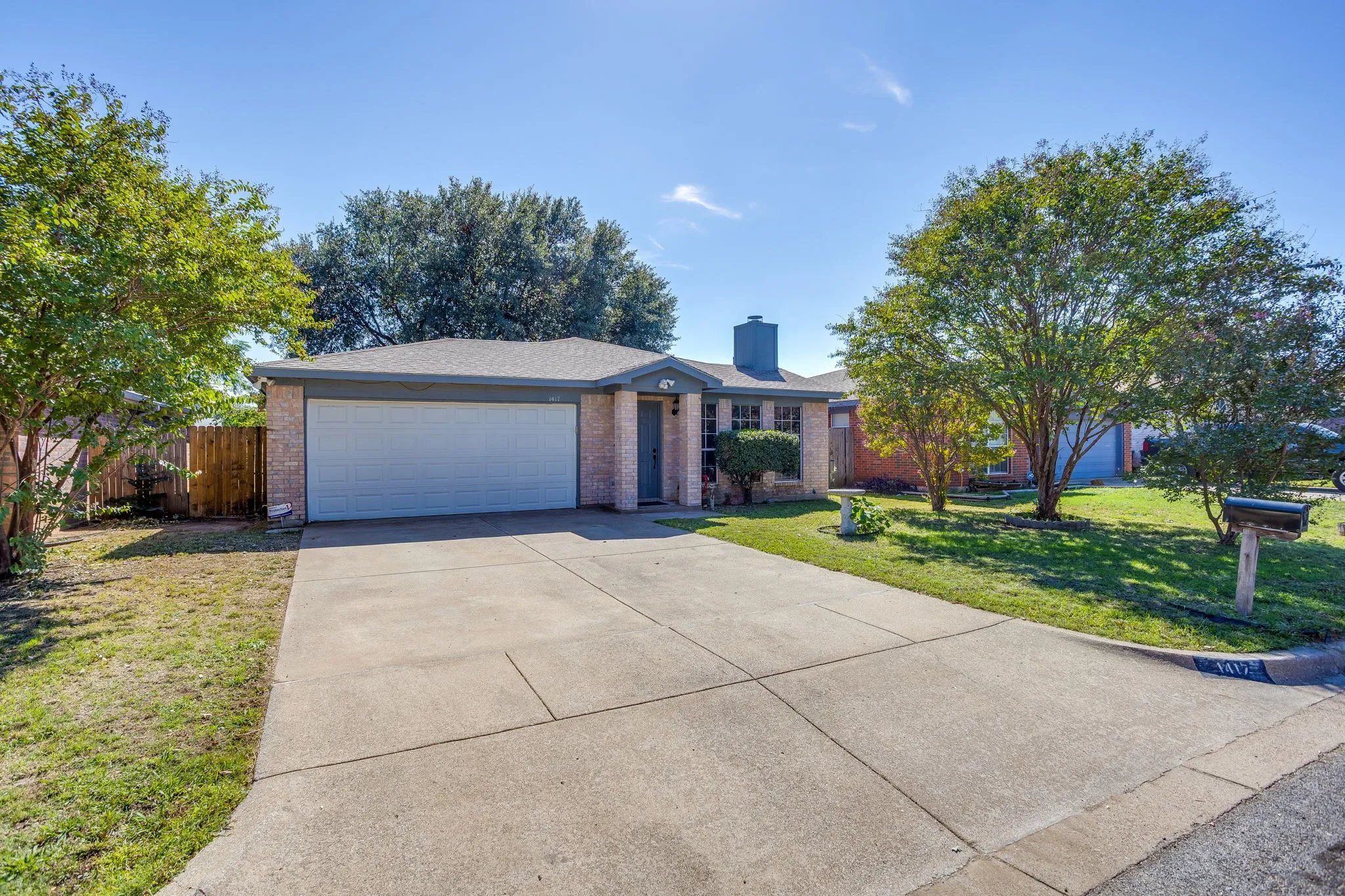 Single Family Residence For Sale in Tarrant County , 1417 Yorkshire Street, Fort Worth, Texas 76134, 3 Bedroom, 2 Bathroom, 2 Garage spaces, 1,168 Sqft, built in 1994, mls#21420160, Real Estate Agent in Fort Worth, Homes For Sale in Tarrant county, Homes For Sale in Fort Worth, Realtor in Fort Worth Texas, Real Estate Brokerage Independent Realty Texas, Luminita Cordes Realtor