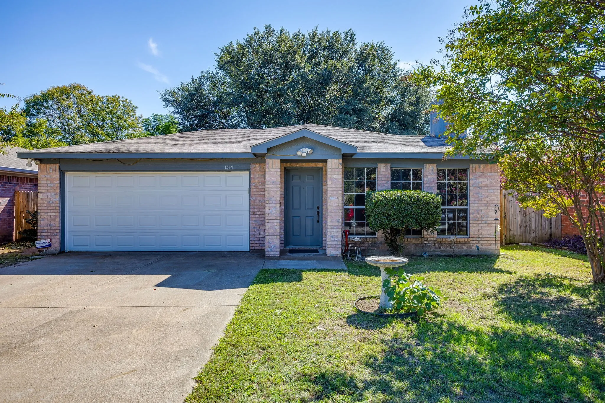 Single Family Residence For Sale in Tarrant County , 1417 Yorkshire Street, Fort Worth, Texas 76134, 3 Bedroom, 2 Bathroom, 2 Garage spaces, 1,168 Sqft, built in 1994, mls#21420160, Real Estate Agent in Fort Worth, Homes For Sale in Tarrant county, Homes For Sale in Fort Worth, Realtor in Fort Worth Texas, Real Estate Brokerage Independent Realty Texas, Luminita Cordes Realtor