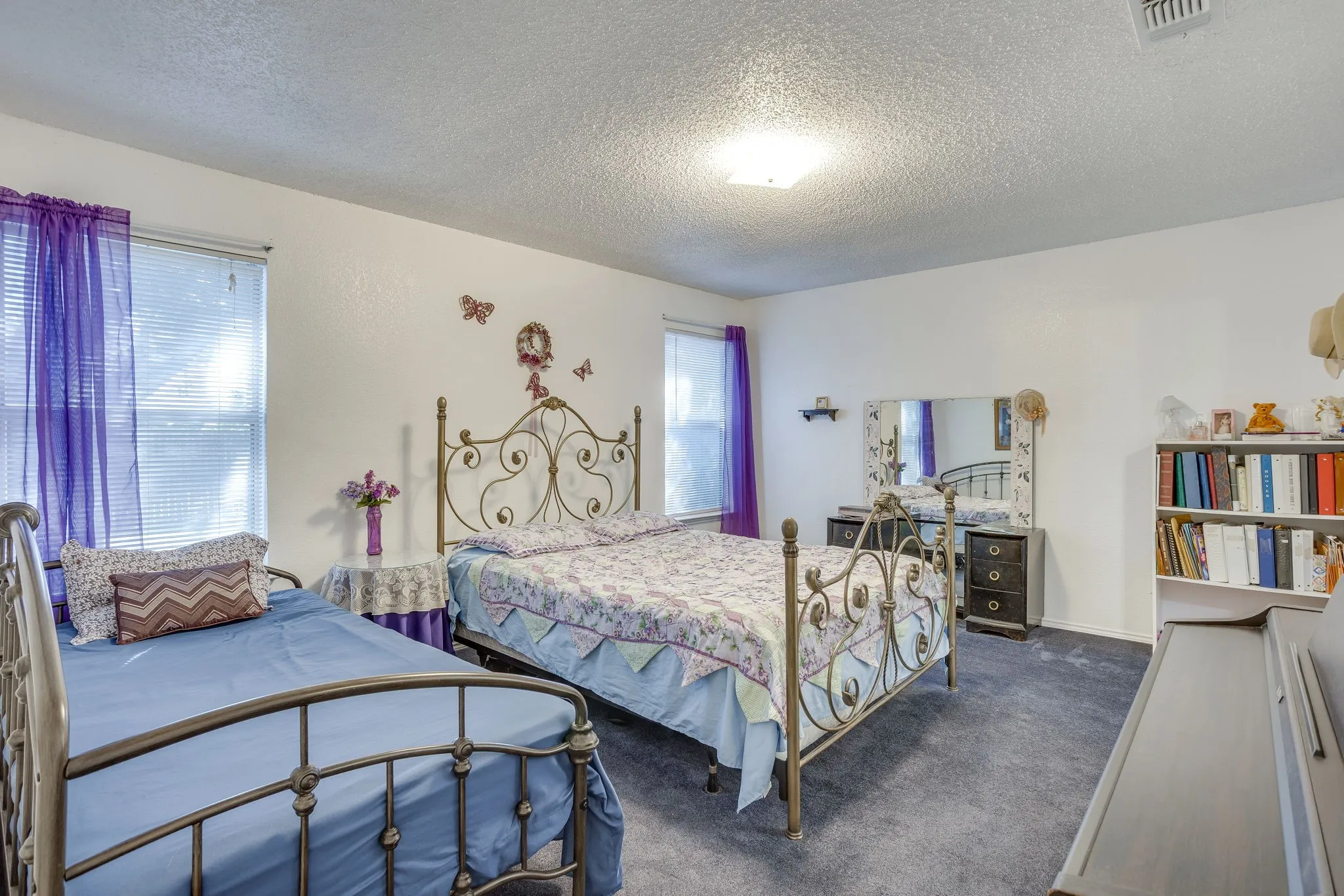 Single Family Residence For Sale in Tarrant County , 1417 Yorkshire Street, Fort Worth, Texas 76134, 3 Bedroom, 2 Bathroom, 2 Garage spaces, 1,168 Sqft, built in 1994, mls#21420160, Real Estate Agent in Fort Worth, Homes For Sale in Tarrant county, Homes For Sale in Fort Worth, Realtor in Fort Worth Texas, Real Estate Brokerage Independent Realty Texas, Luminita Cordes Realtor