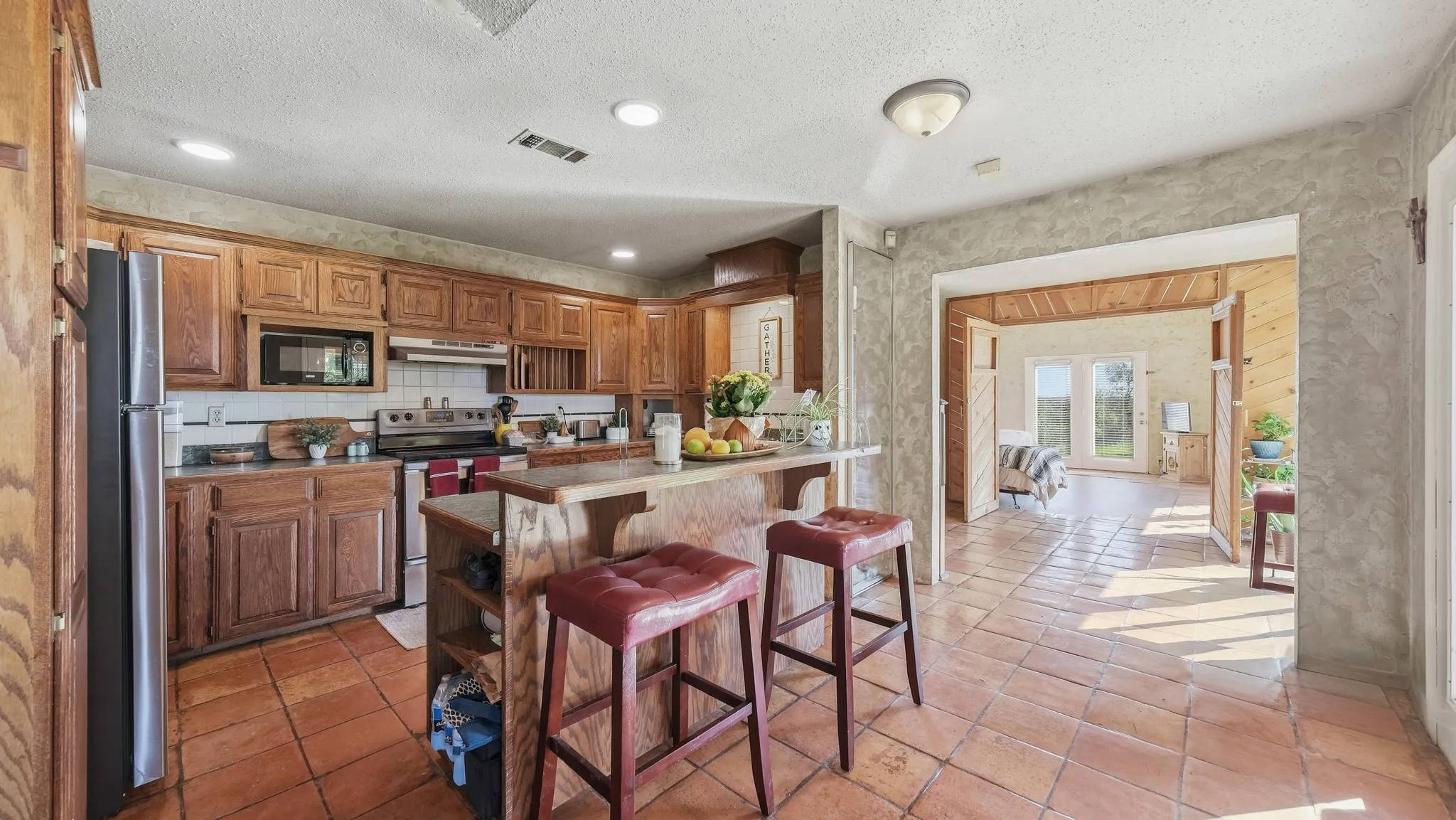 Single Family Residence For Sale in Parker County , 590 Don Propp Road, Azle, Texas 76020, 1 Bedroom, 1 Bathroom, Garage spaces, 1,480 Sqft, built in 1994, mls#21420564, Real Estate Agent in Azle, Homes For Sale in Parker county, Homes For Sale in Azle, Realtor in Azle Texas, Real Estate Brokerage Independent Realty Texas, Luminita Cordes Realtor