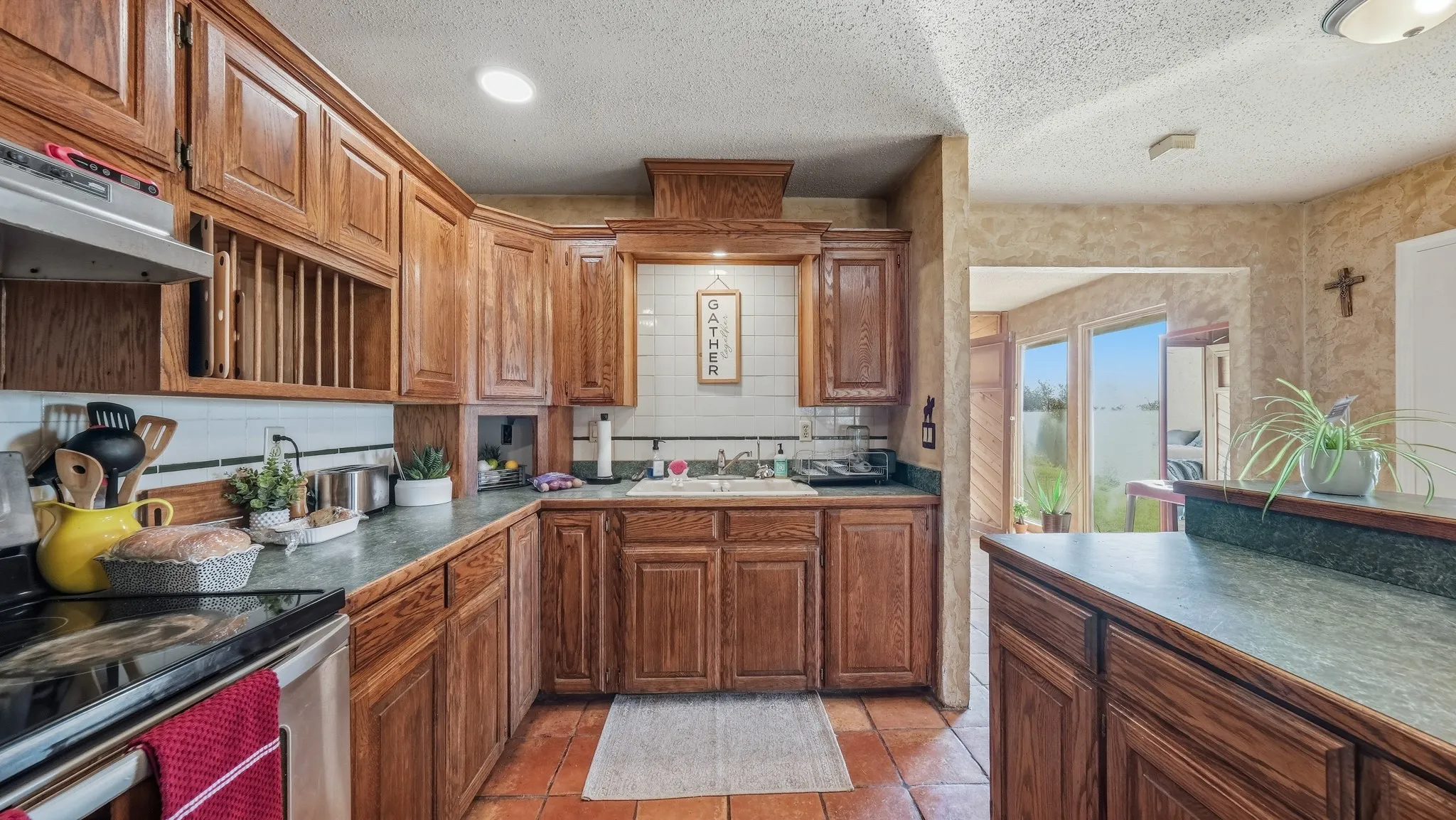 Single Family Residence For Sale in Parker County , 590 Don Propp Road, Azle, Texas 76020, 1 Bedroom, 1 Bathroom, Garage spaces, 1,480 Sqft, built in 1994, mls#21420564, Real Estate Agent in Azle, Homes For Sale in Parker county, Homes For Sale in Azle, Realtor in Azle Texas, Real Estate Brokerage Independent Realty Texas, Luminita Cordes Realtor
