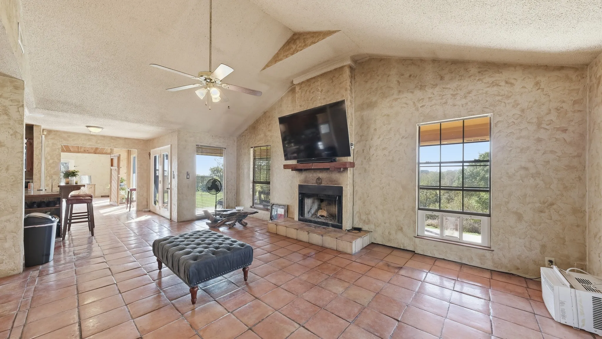 Single Family Residence For Sale in Parker County , 590 Don Propp Road, Azle, Texas 76020, 1 Bedroom, 1 Bathroom, Garage spaces, 1,480 Sqft, built in 1994, mls#21420564, Real Estate Agent in Azle, Homes For Sale in Parker county, Homes For Sale in Azle, Realtor in Azle Texas, Real Estate Brokerage Independent Realty Texas, Luminita Cordes Realtor
