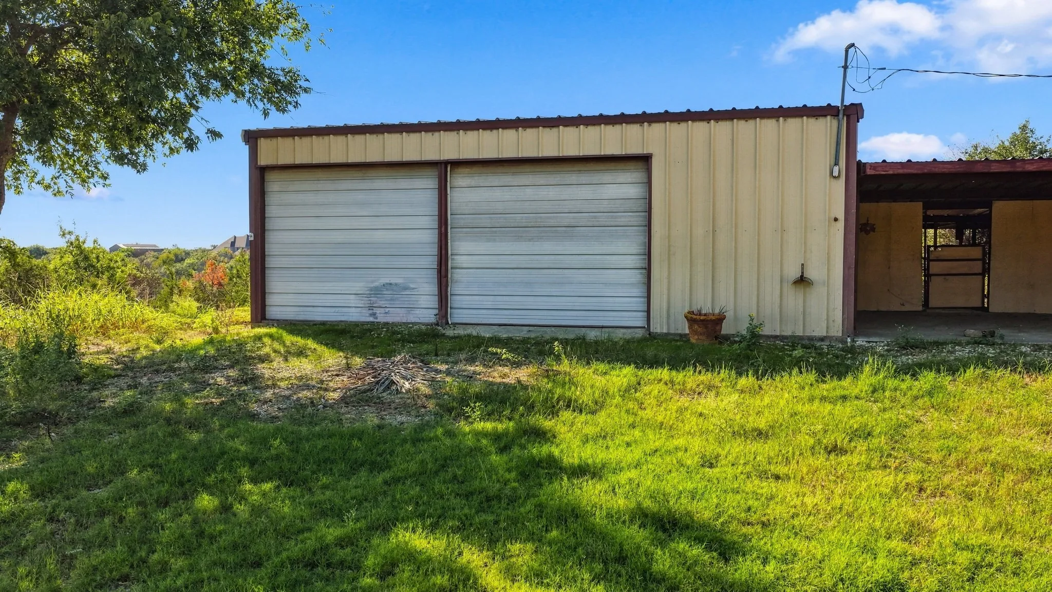 Single Family Residence For Sale in Parker County , 590 Don Propp Road, Azle, Texas 76020, 1 Bedroom, 1 Bathroom, Garage spaces, 1,480 Sqft, built in 1994, mls#21420564, Real Estate Agent in Azle, Homes For Sale in Parker county, Homes For Sale in Azle, Realtor in Azle Texas, Real Estate Brokerage Independent Realty Texas, Luminita Cordes Realtor