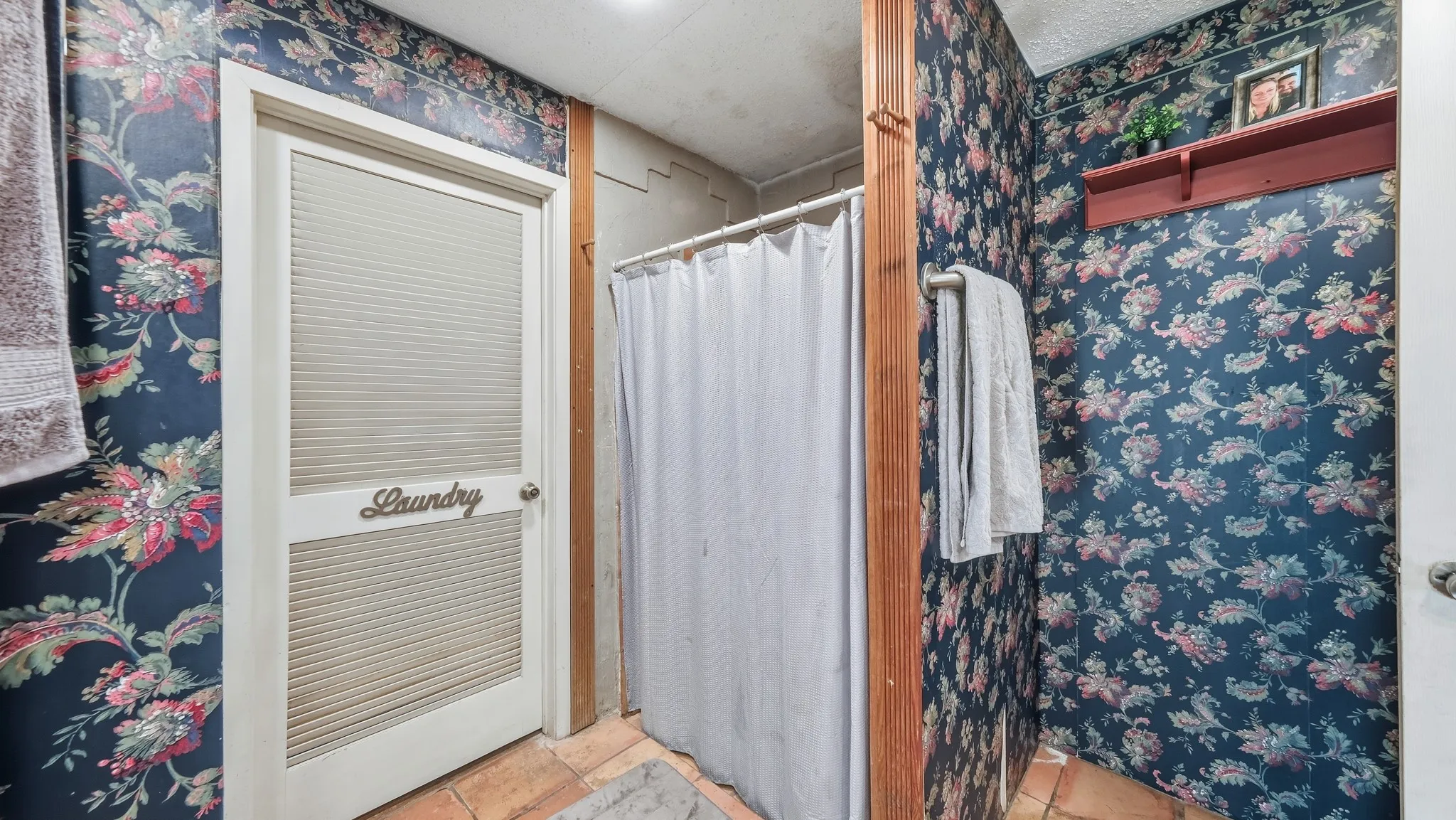 Single Family Residence For Sale in Parker County , 590 Don Propp Road, Azle, Texas 76020, 1 Bedroom, 1 Bathroom, Garage spaces, 1,480 Sqft, built in 1994, mls#21420564, Real Estate Agent in Azle, Homes For Sale in Parker county, Homes For Sale in Azle, Realtor in Azle Texas, Real Estate Brokerage Independent Realty Texas, Luminita Cordes Realtor