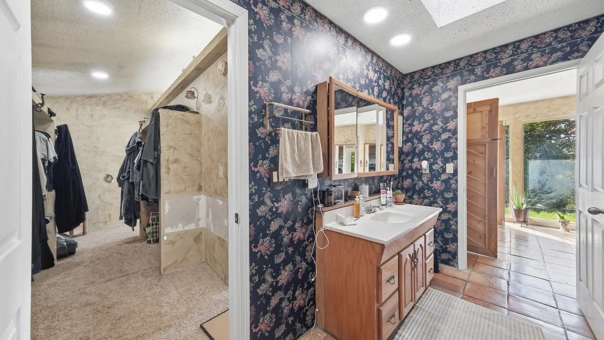 Single Family Residence For Sale in Parker County , 590 Don Propp Road, Azle, Texas 76020, 1 Bedroom, 1 Bathroom, Garage spaces, 1,480 Sqft, built in 1994, mls#21420564, Real Estate Agent in Azle, Homes For Sale in Parker county, Homes For Sale in Azle, Realtor in Azle Texas, Real Estate Brokerage Independent Realty Texas, Luminita Cordes Realtor