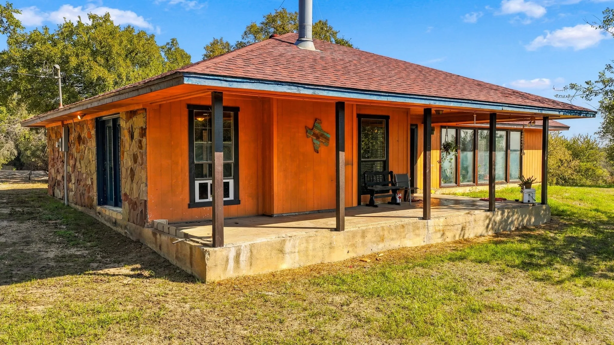 Single Family Residence For Sale in Parker County , 590 Don Propp Road, Azle, Texas 76020, 1 Bedroom, 1 Bathroom, Garage spaces, 1,480 Sqft, built in 1994, mls#21420564, Real Estate Agent in Azle, Homes For Sale in Parker county, Homes For Sale in Azle, Realtor in Azle Texas, Real Estate Brokerage Independent Realty Texas, Luminita Cordes Realtor