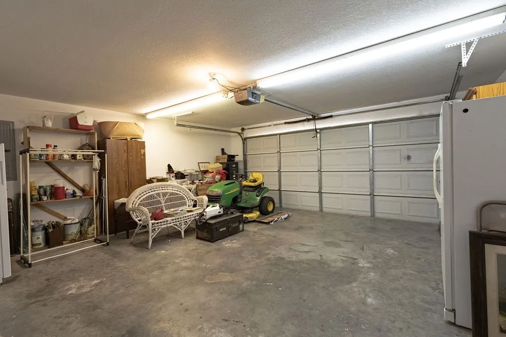 Single Family Residence For Sale in Parker County , 2065 J E Woody Road, Springtown, Texas 76082, 3 Bedroom, 2 Bathroom, 2 Garage spaces, 1,632 Sqft, built in 2001, mls#21420568, Real Estate Agent in Springtown, Homes For Sale in Parker county, Homes For Sale in Springtown, Realtor in Springtown Texas, Real Estate Brokerage Independent Realty Texas, Luminita Cordes Realtor