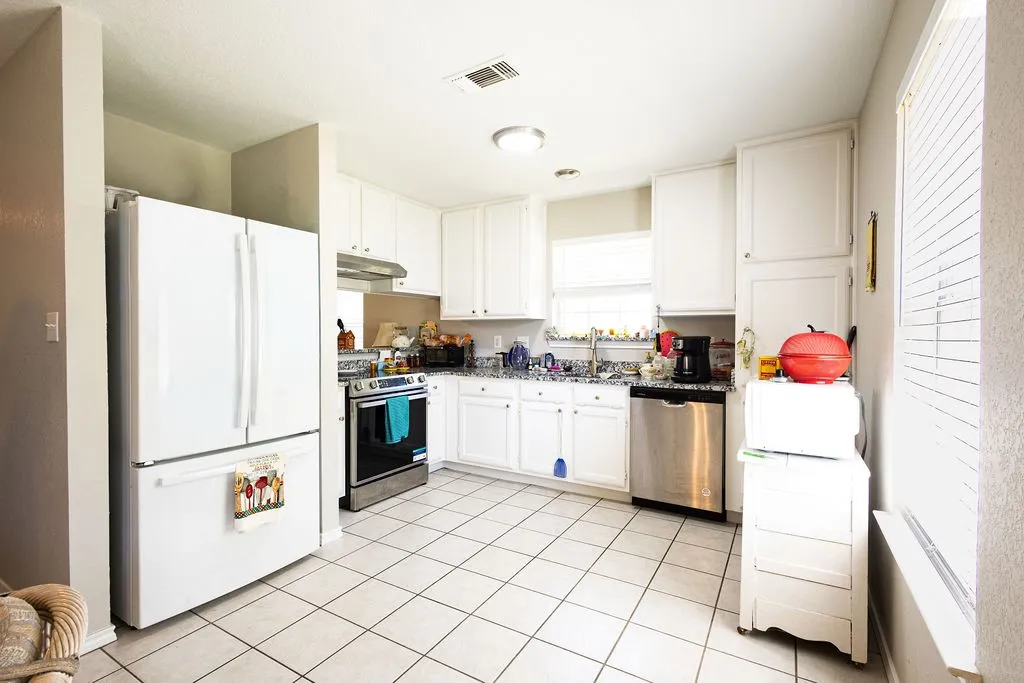Single Family Residence For Sale in Parker County , 2065 J E Woody Road, Springtown, Texas 76082, 3 Bedroom, 2 Bathroom, 2 Garage spaces, 1,632 Sqft, built in 2001, mls#21420568, Real Estate Agent in Springtown, Homes For Sale in Parker county, Homes For Sale in Springtown, Realtor in Springtown Texas, Real Estate Brokerage Independent Realty Texas, Luminita Cordes Realtor