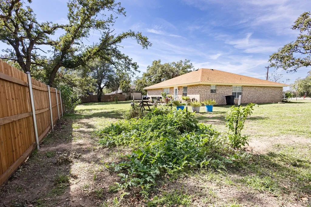 Single Family Residence For Sale in Parker County , 2065 J E Woody Road, Springtown, Texas 76082, 3 Bedroom, 2 Bathroom, 2 Garage spaces, 1,632 Sqft, built in 2001, mls#21420568, Real Estate Agent in Springtown, Homes For Sale in Parker county, Homes For Sale in Springtown, Realtor in Springtown Texas, Real Estate Brokerage Independent Realty Texas, Luminita Cordes Realtor