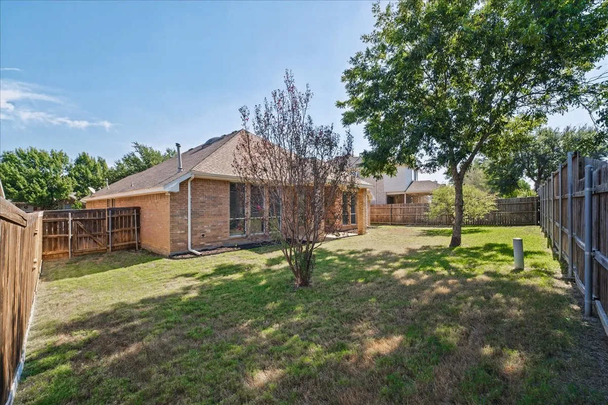 another view of back of the home